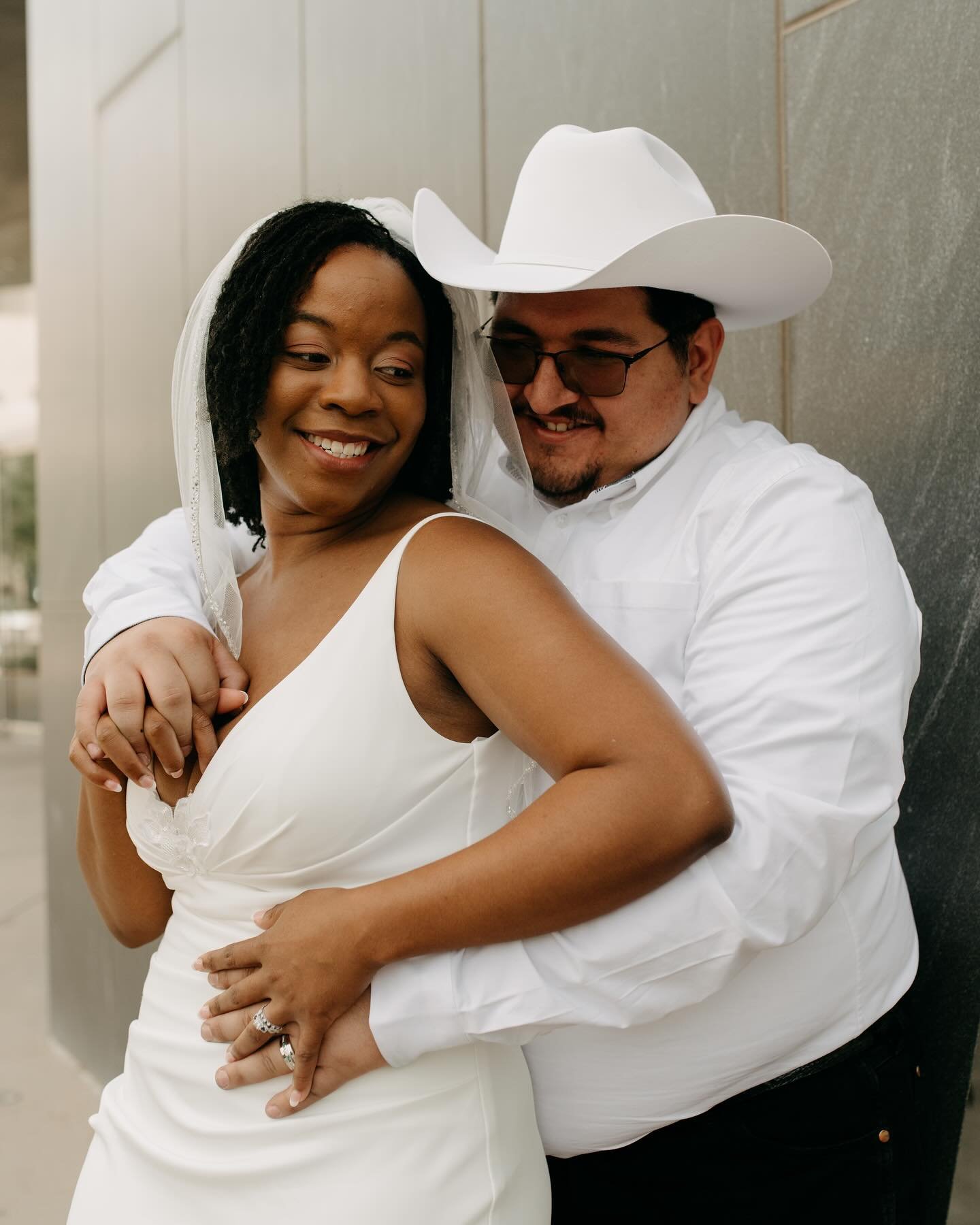 The cutest western chic courthouse elopement there ever was! Congratulations Danielle and Ulysses! 🤠💍
