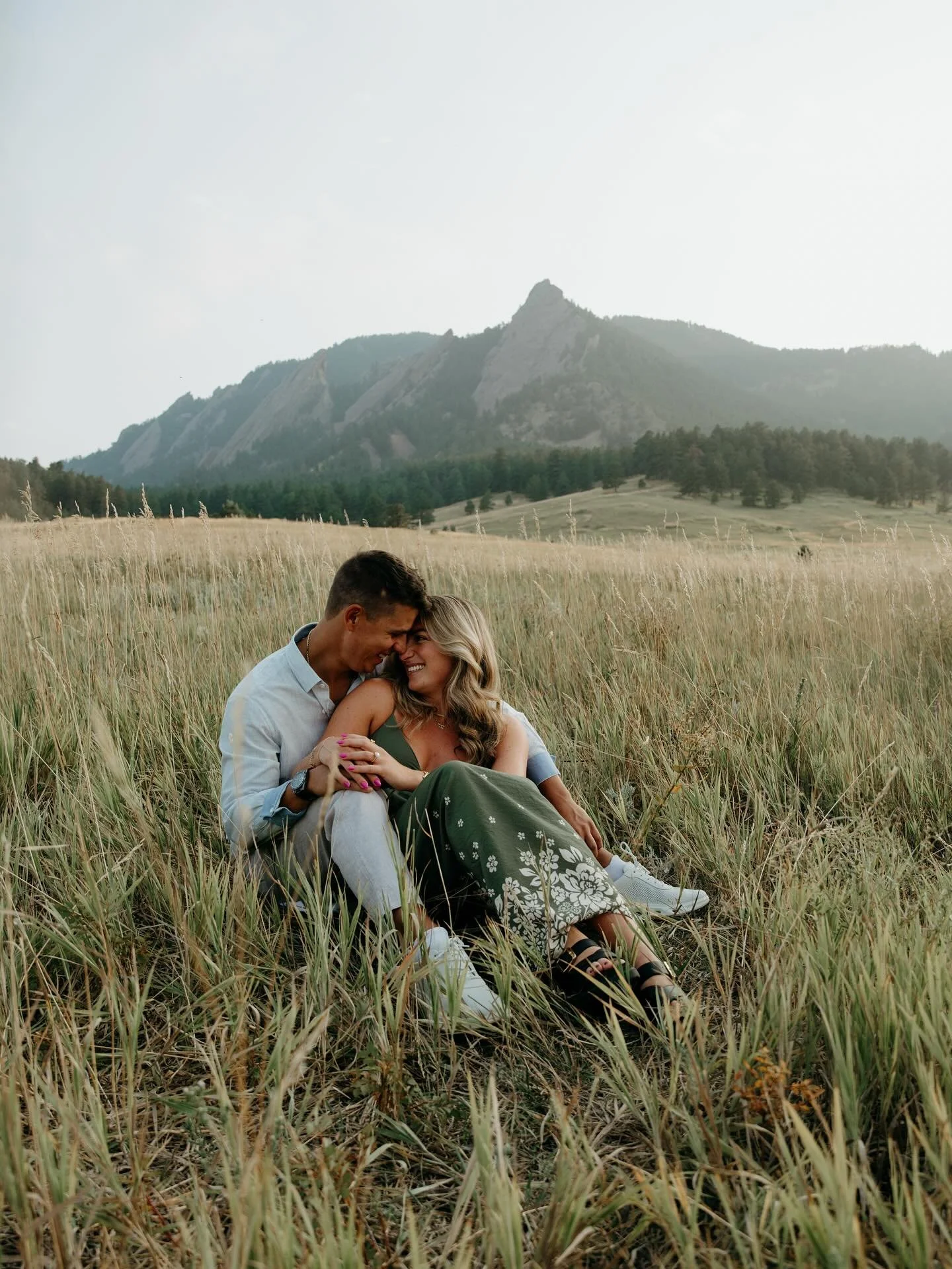 A beautiful end of summer surprise proposal in Boulder! Congratulations Sami and Justin! 💍