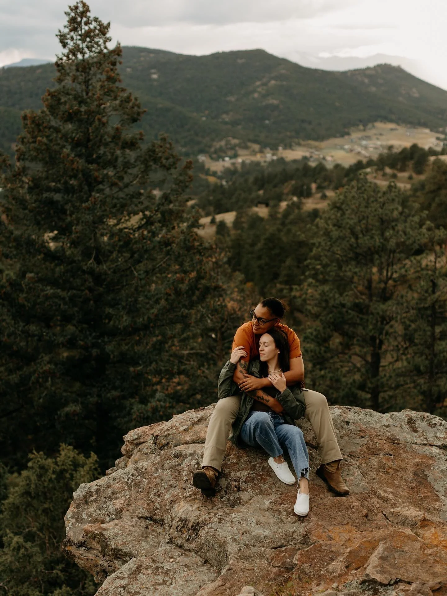 One final September surprise proposal for Dee Dee and Haley! Congratulations 🎉🎊🍾🎈 💍