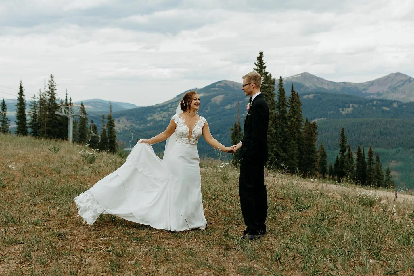 Favorites from second shooting a ski resort wedding for @alyssacarpenterphoto this summer. 📸 🏔️
