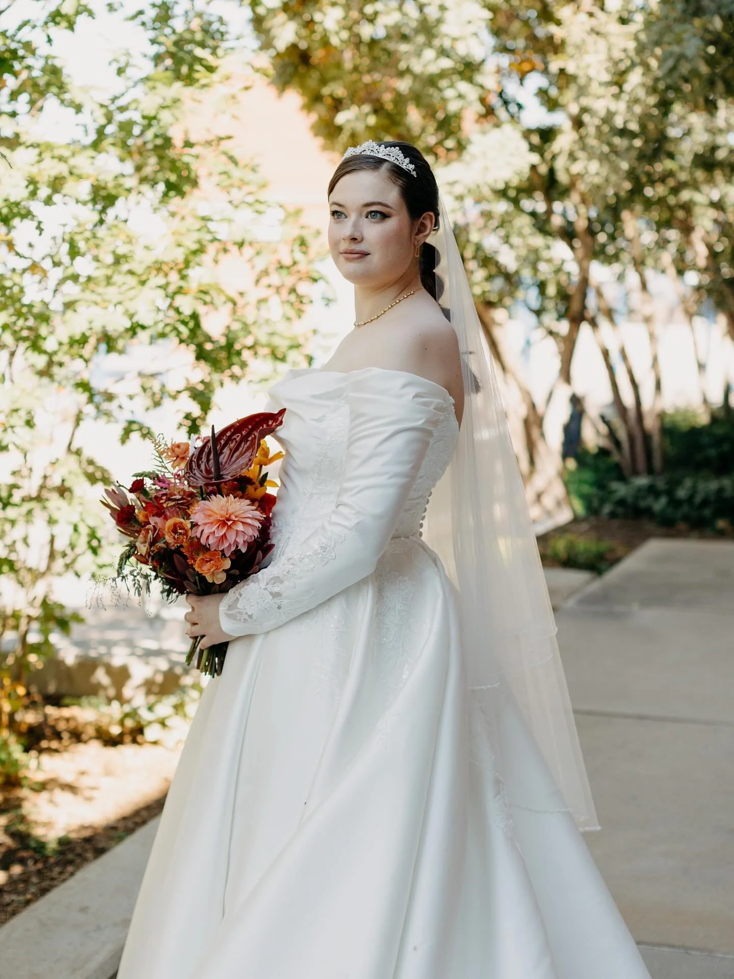 Some of my favorite bridal portraits from this year and my favorite bridal bouquet of the year. 💐