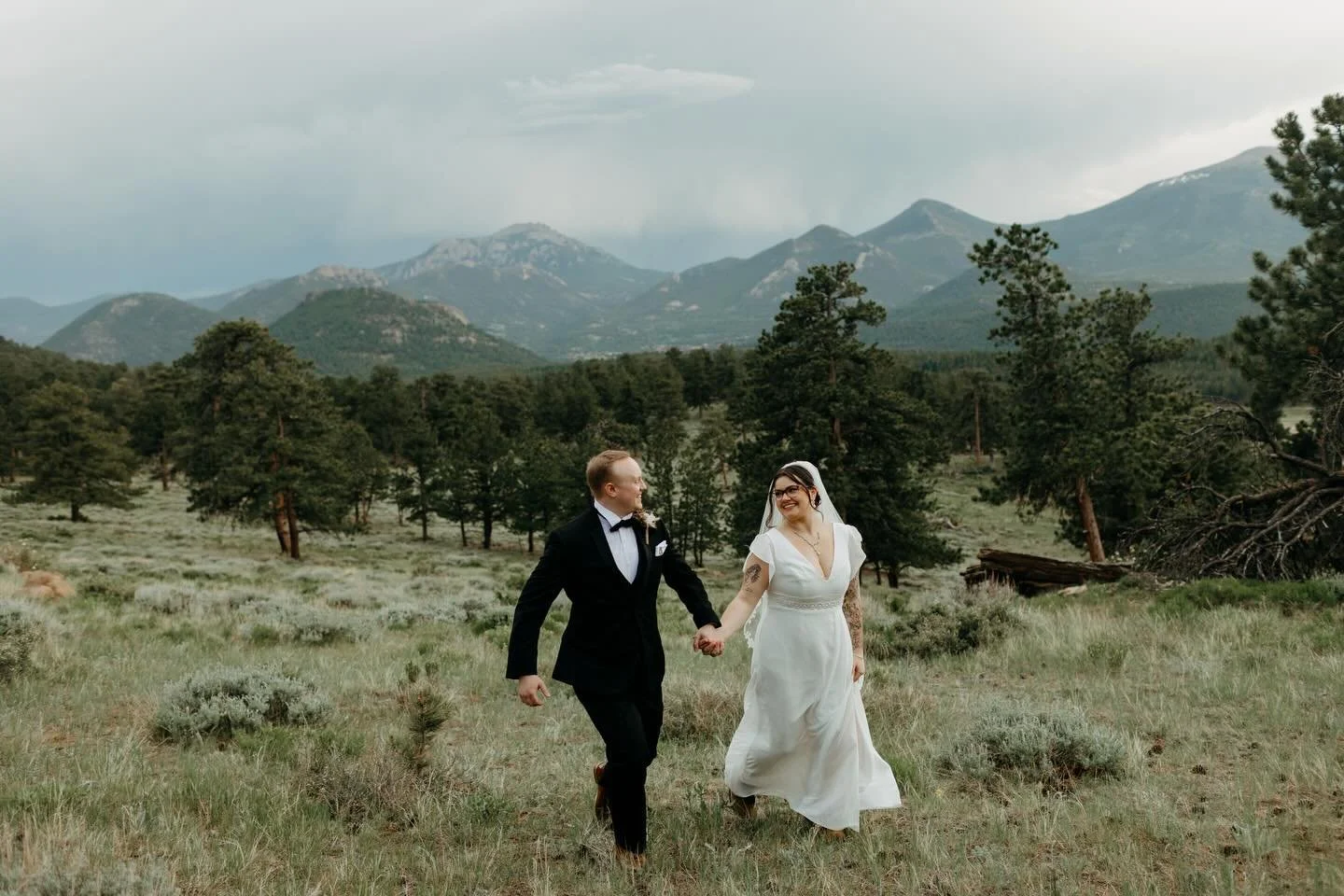 Throwback to some of favorites from an elopement I associate shot for @coloradophotographersquad in Rocky Mountain National Park last summer. 🏔️
