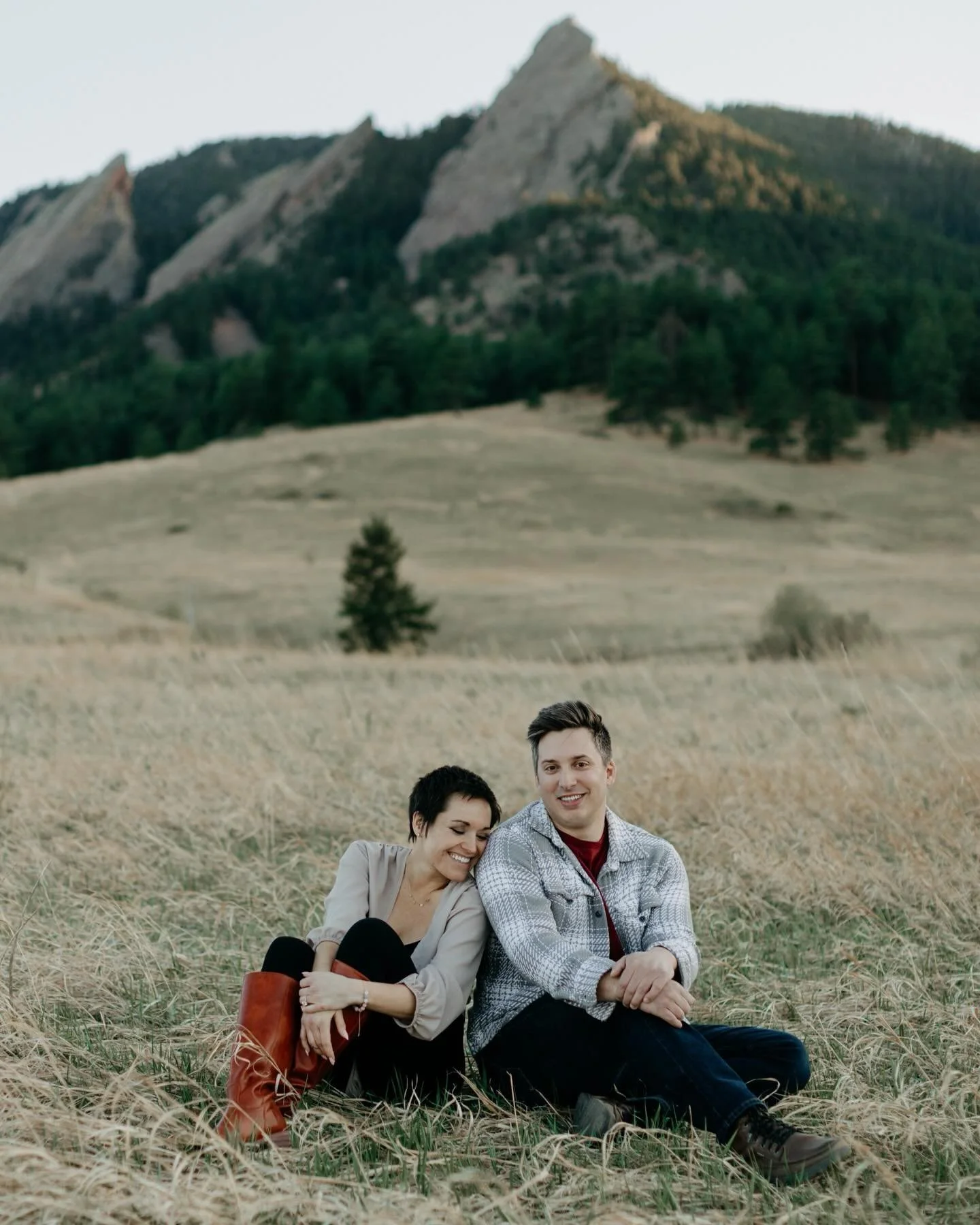 What a great kick off to warmer weather surprise proposals! Congratulations Emily and Matt 💍✨