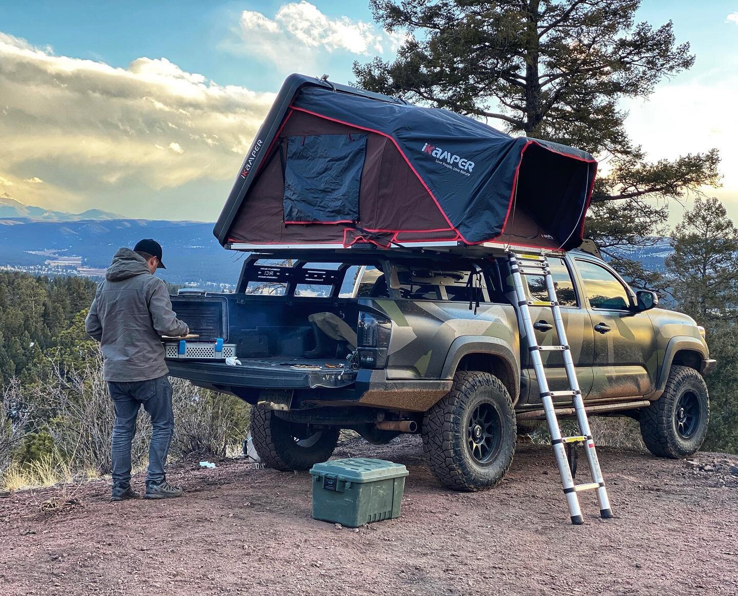Packing up for a few nights of camping down near Ca&ntilde;on city. Feeling good now that we finally have the Tundra build underway. Might be time for some major changes to the ole Tacoma soon too 😬.
.
.
.
.
.
.
.
.
.
.
#nomadgrills #ikamper #toyota