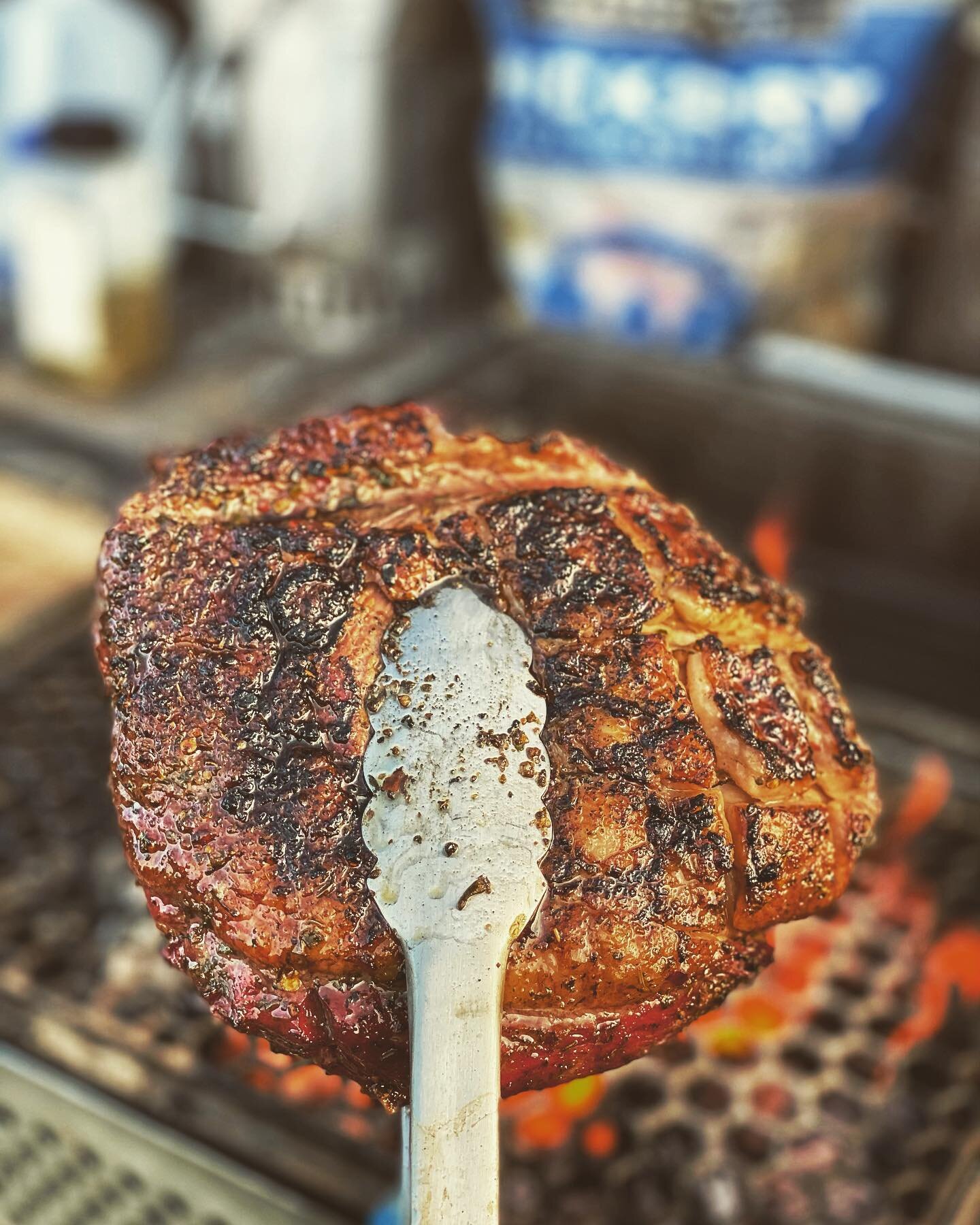 About to dive into this juicy #picanha. Been putting some extra wood chunks on the grill at the last minute to get it to flame up nicely for the sear. #omahasteaksambassador 
.
.
.
.
.
.
.
.
.
#ad #picanhasteak #bbq #grilling #nomadgrills #meateater 