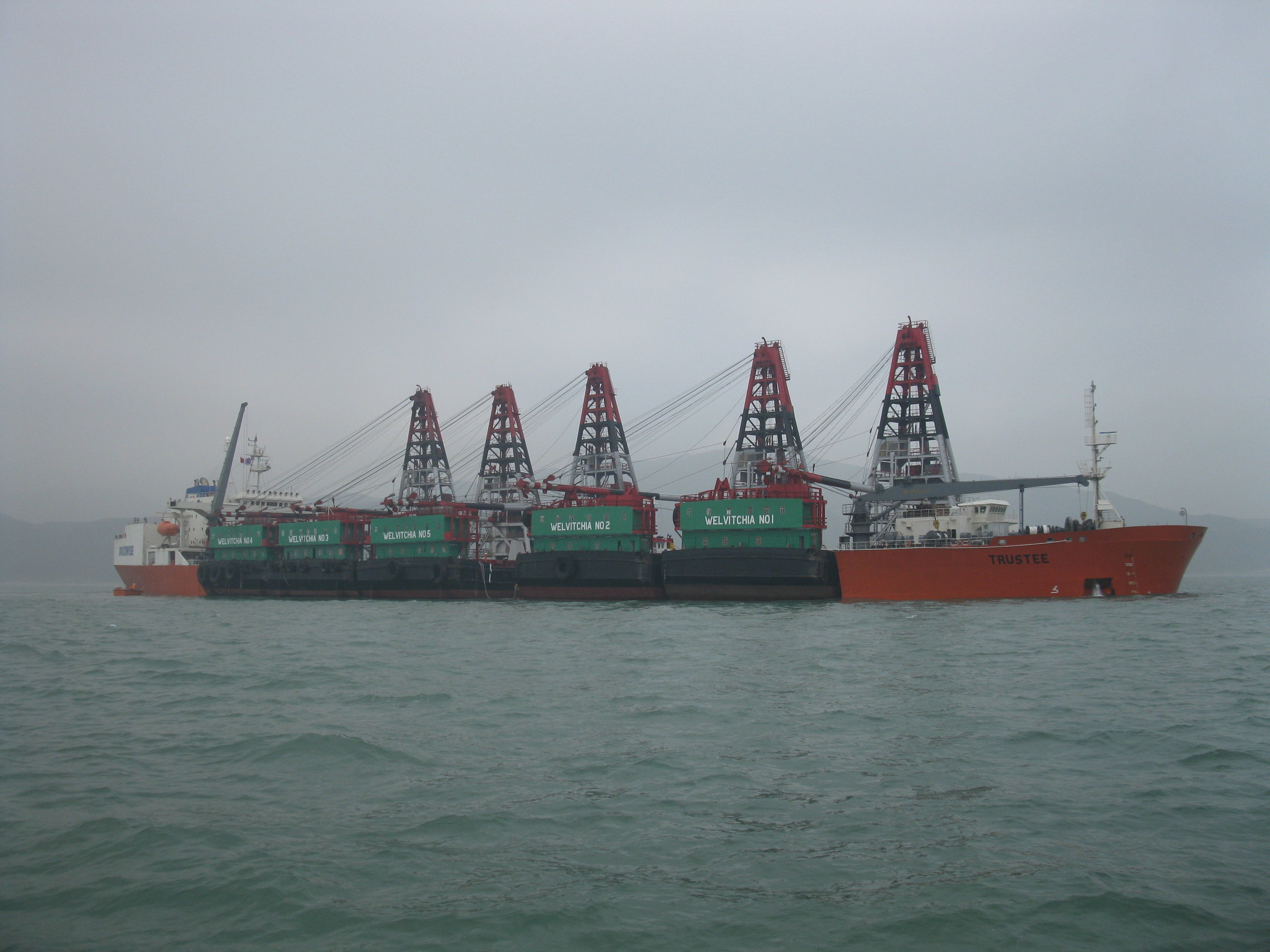 5 barges loading at HKG (2).JPG