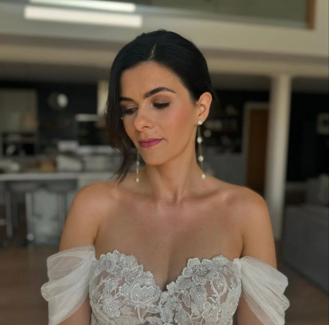Beautiful Bride ❣

Soft glowy glam 🥂

#kenthairstylist #hairandmakeupartist #londonhairstylist #londonmakeupartist #bridalhair #bridesmaidshair #bridalhairandmakeup