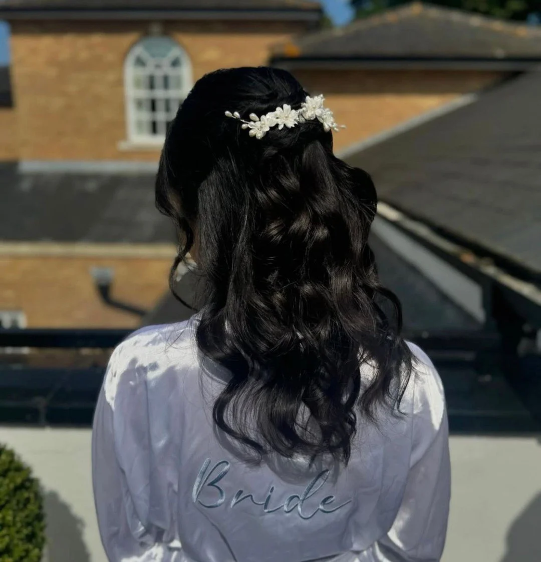 Stunning wedding hair and makeup 💙

#londonmakeupartist #londonhairstylist #kenthairstylist #kentbride #cambridgewedding #bridalmakeup #bridalhair