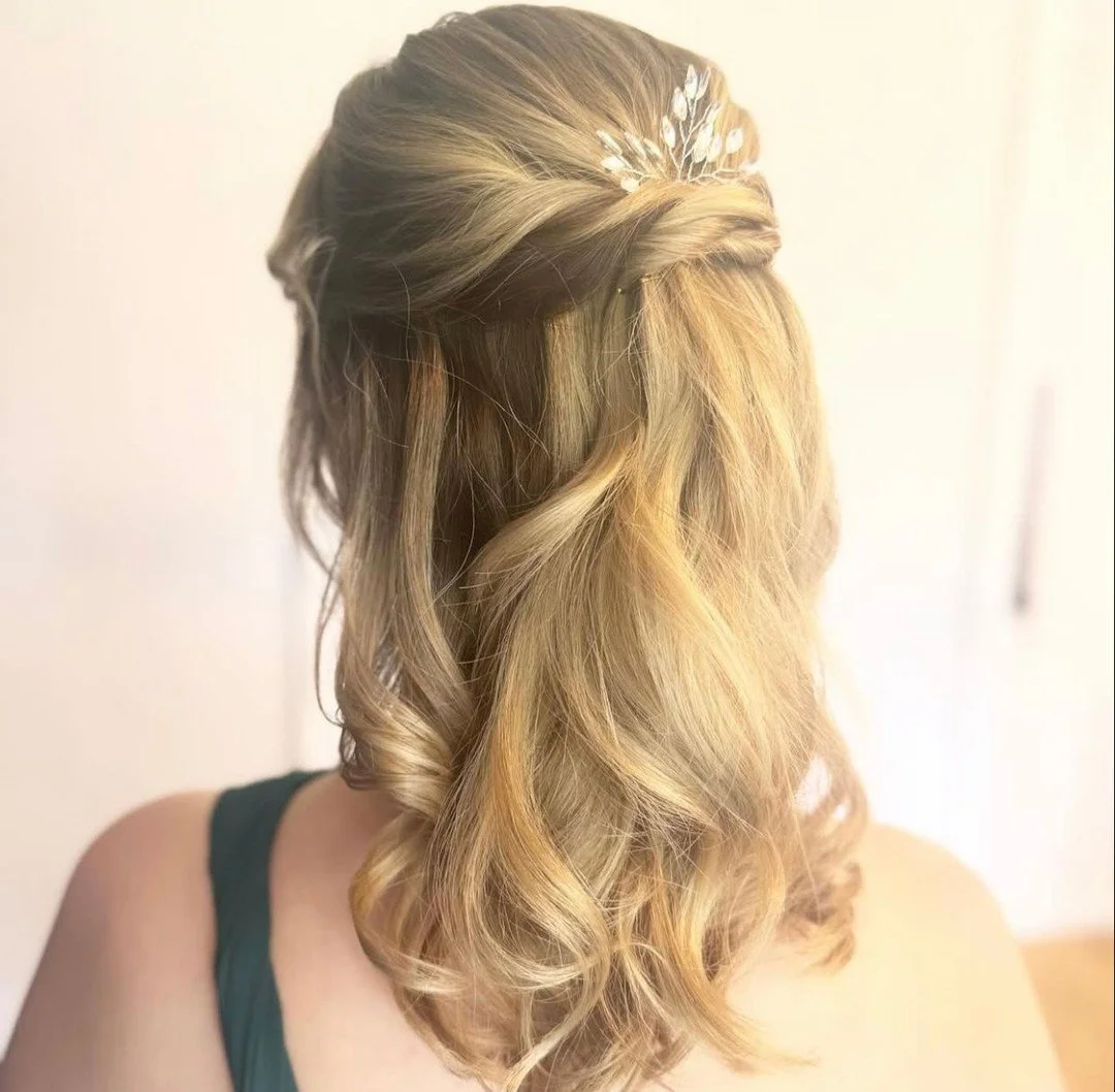 Thank you to @bexhairandmakeup for having me assist you for this wedding 💗

Hair for one of the lovely bridesmaids ✨