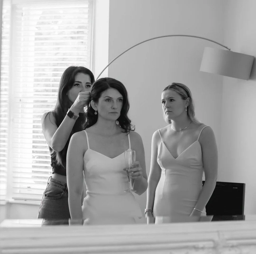 Victorias May wedding 💗

Beautiful pictures by @smileyhuseyin_portraits

#bridalhair #bridalhairstylist #londonhairstylist