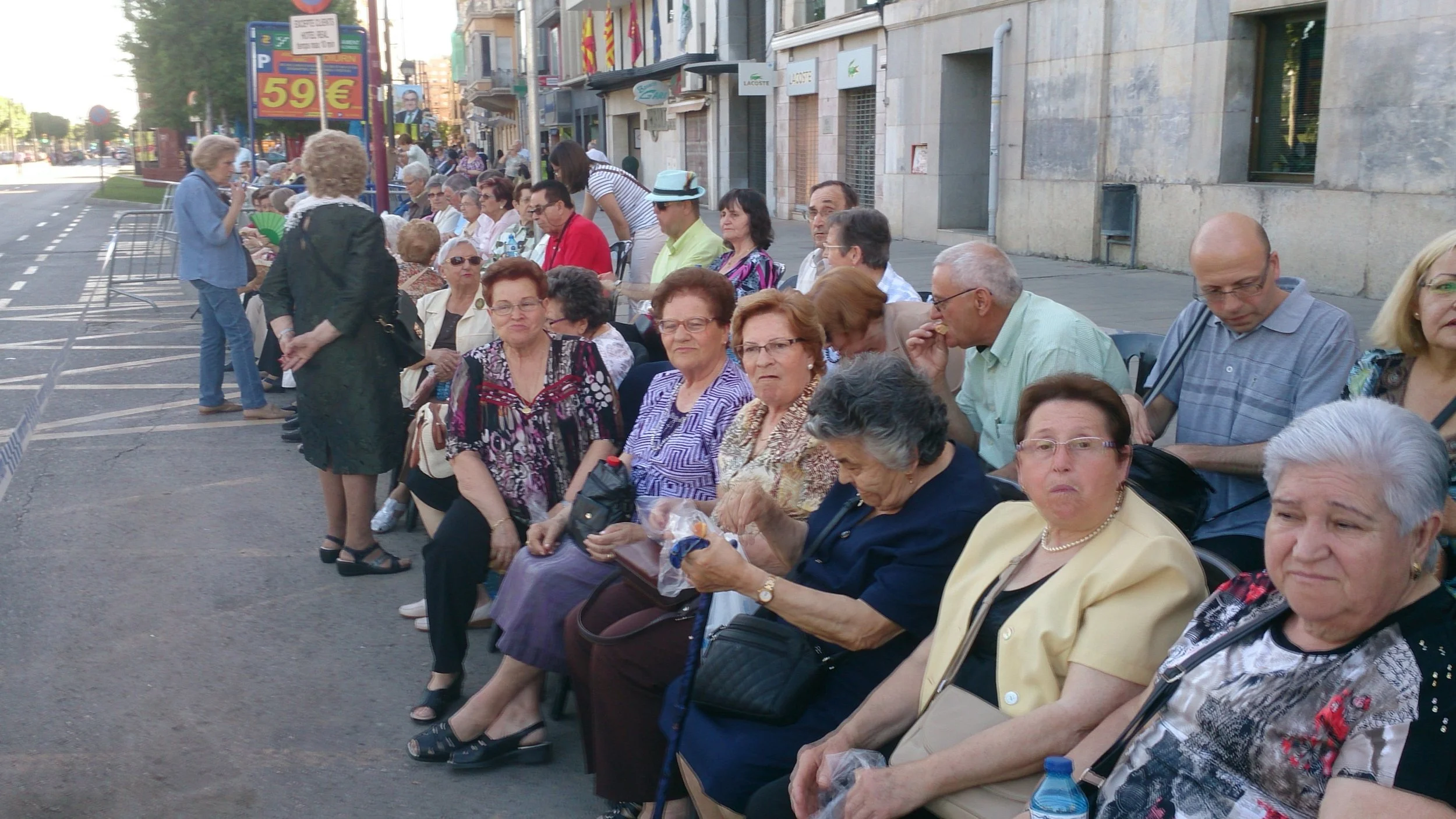 SORTIDA DEL PROGRAMA DE GENT GRAN A LA DESFILADA DE MOROS I  CRISTIANS.
