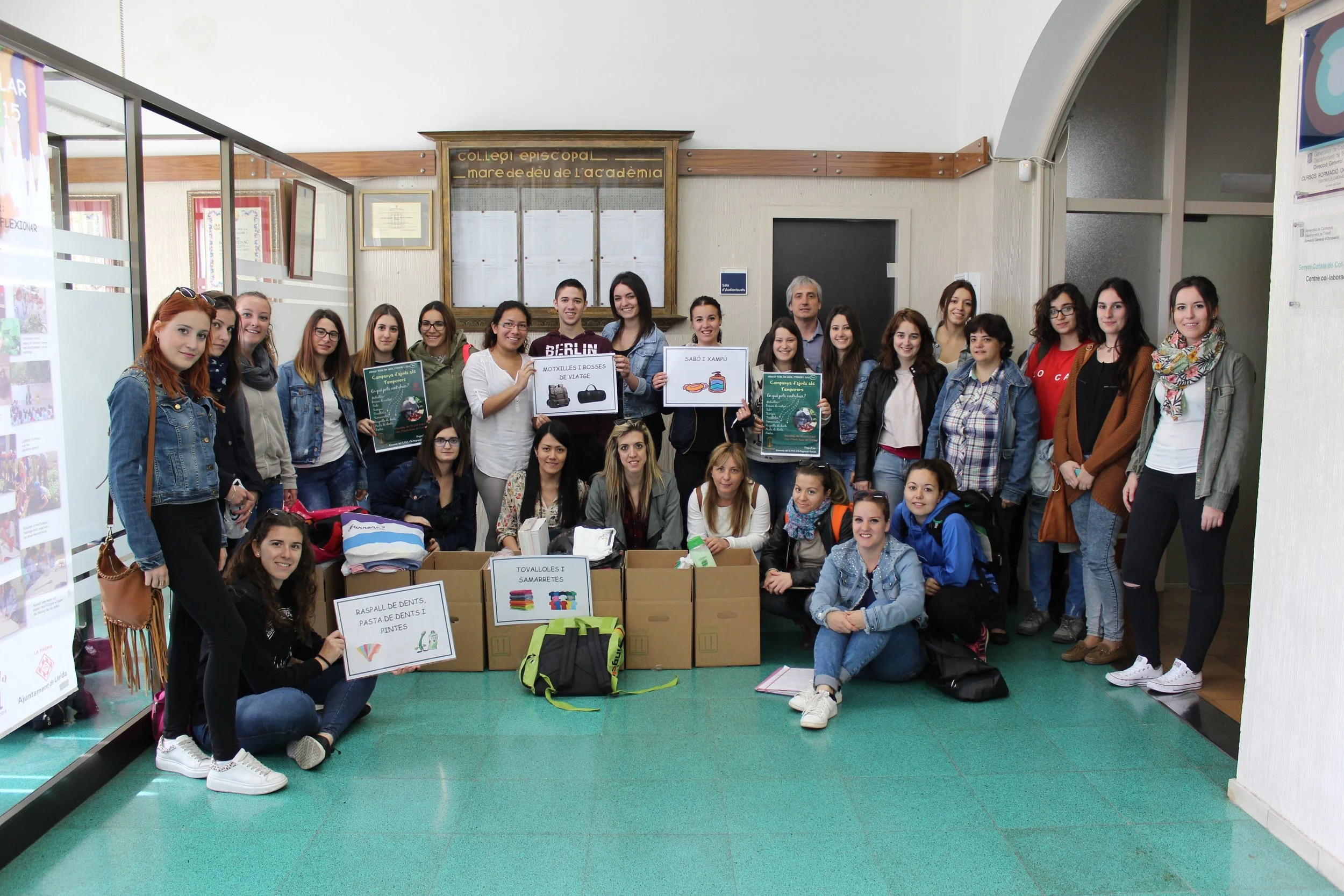 FINALITZACIÓ DE LA CAMPANYA DE RECOLLIDA DE MATERIAL PER TEMPORERS AL COL·LEGI EPISCOPAL. CFGS INTEGRACIÓ SOCIAL