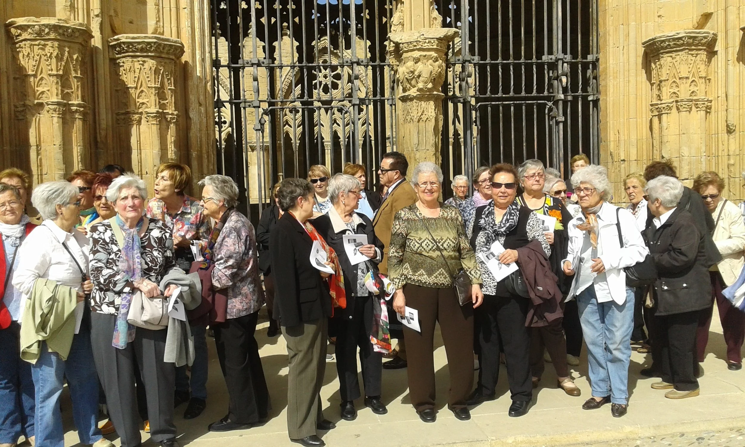 UN CLAUSTRE DE LLEGENDES. SORTIDA DE PRIMAVERA DE LA GENT GRAN.