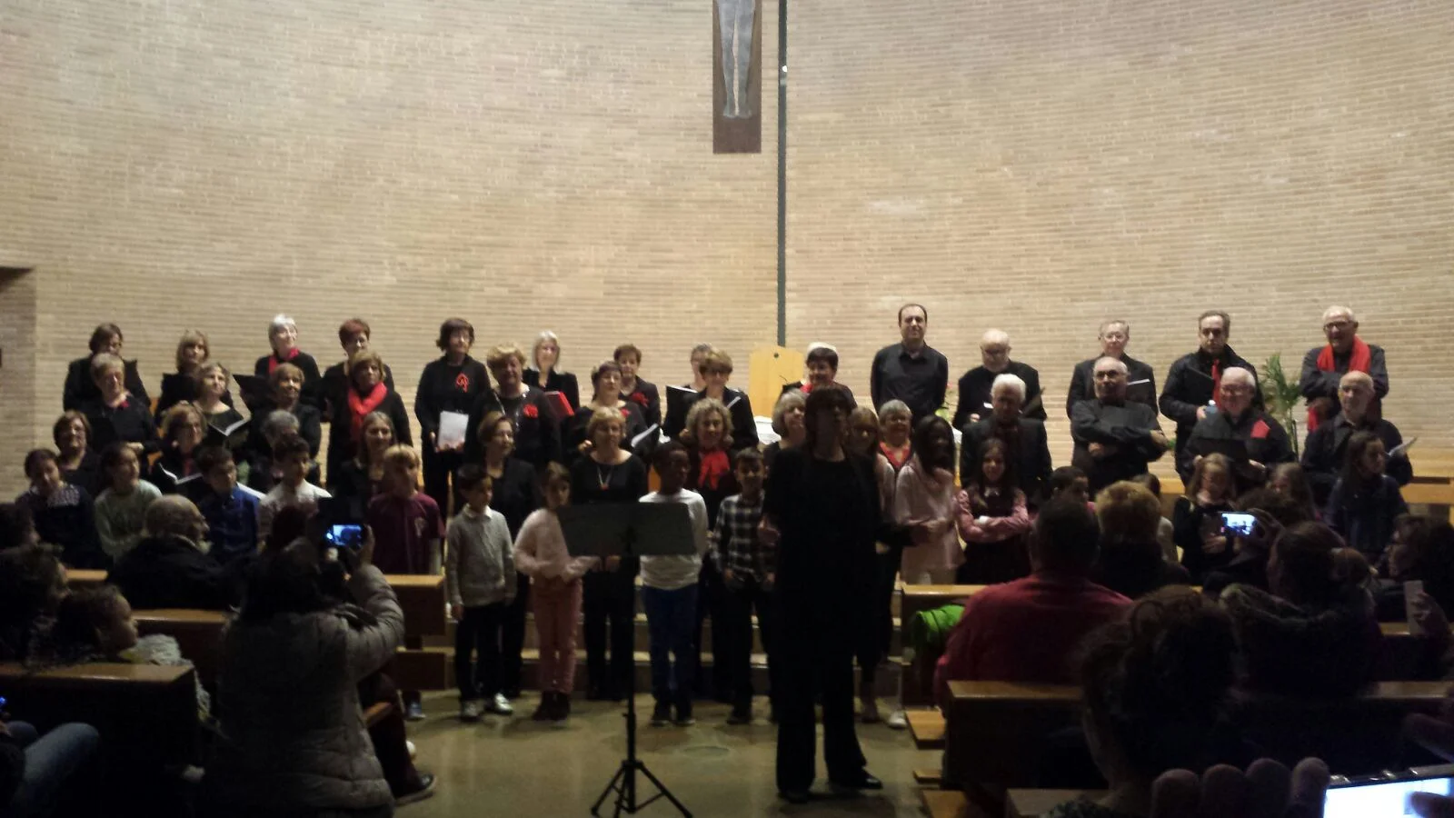 UNITAT PASTORAL DE LES PARRÒQUIES DEL PILAR I LA MAGDALENA. CONCERT DE LA CORAL XIROIA A FAVOR DE CÀRITAS