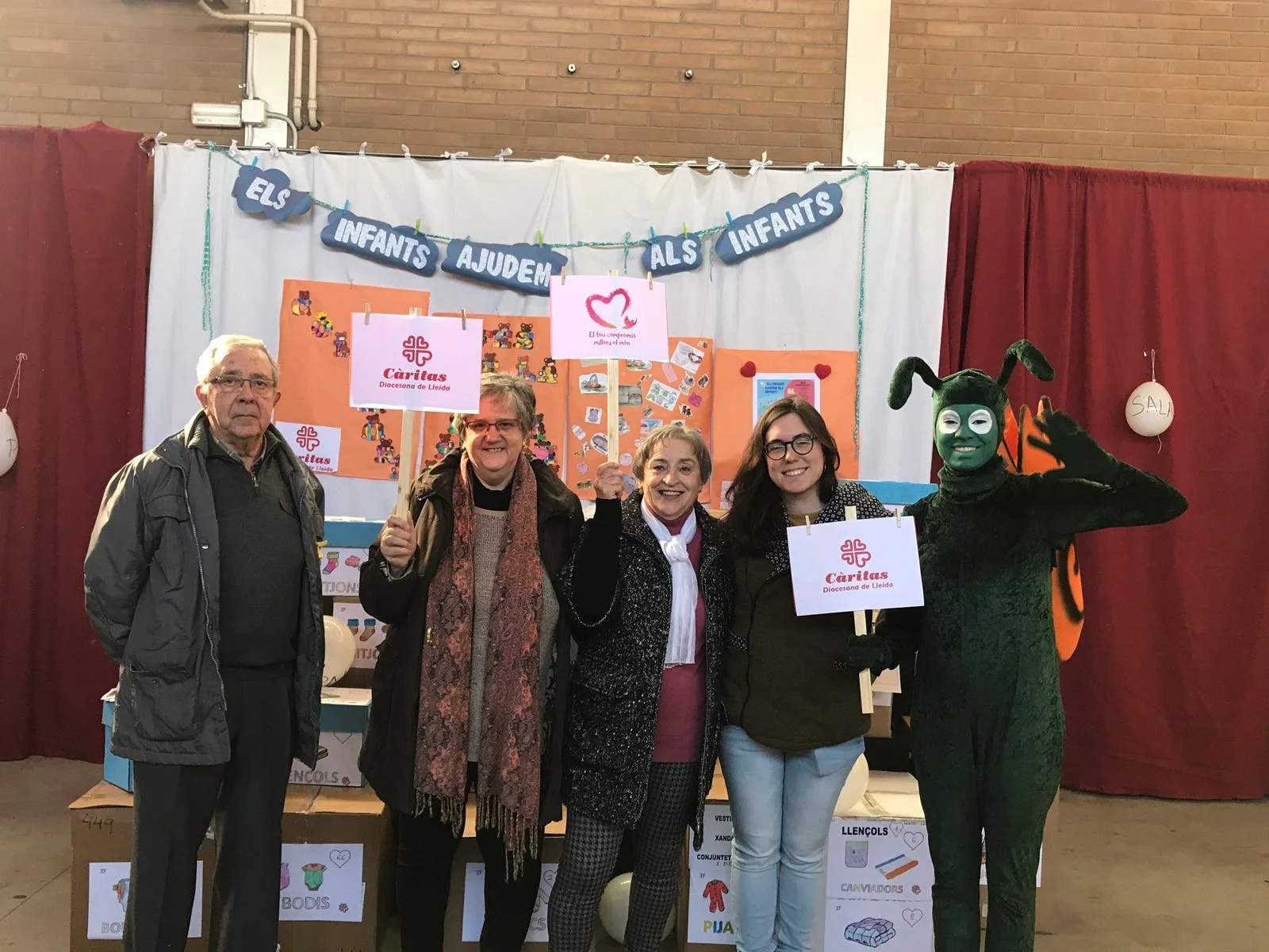 CÀRITAS CELEBRA EL DIA DE LA PAU AMB ELS ALUMNES DEL COL·LEGI ENRIC FARRENY I EN BANYETES.