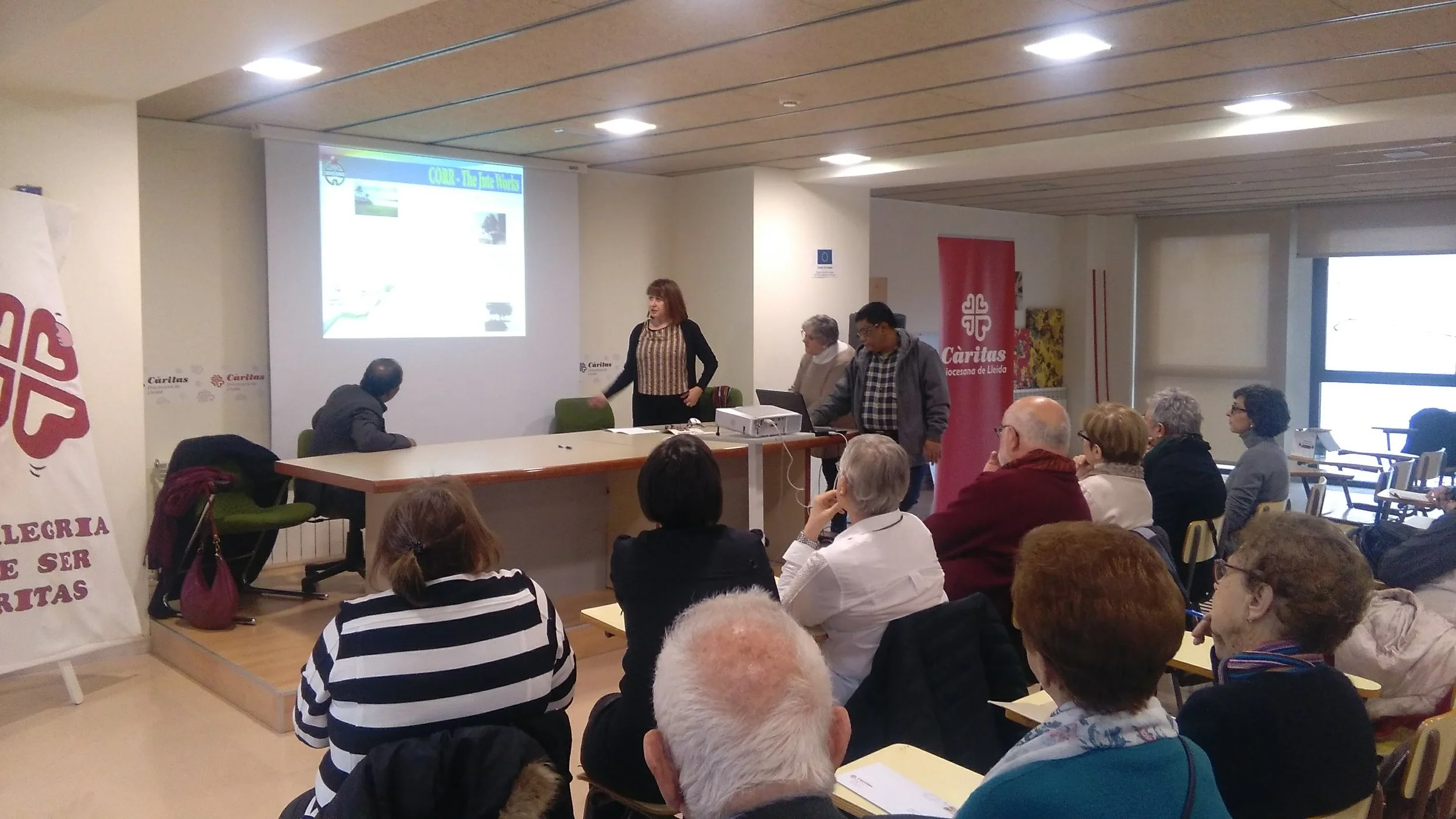 Membres de Càritas Bangladesh visiten Lleida per explica una experiència de comerç just en aquest país asiàtic