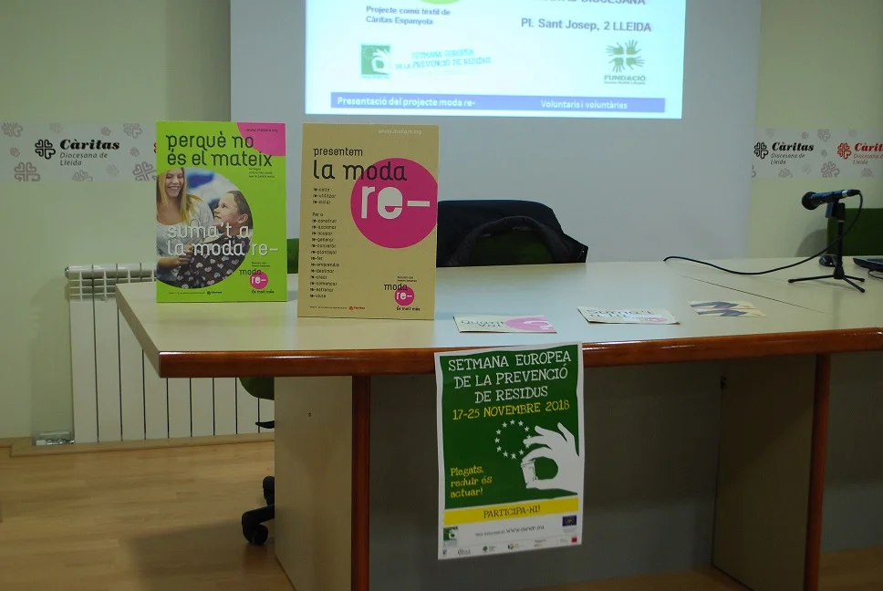 Troballes presenta el seu nou projecte de reciclatge de roba 'Moda Re-'