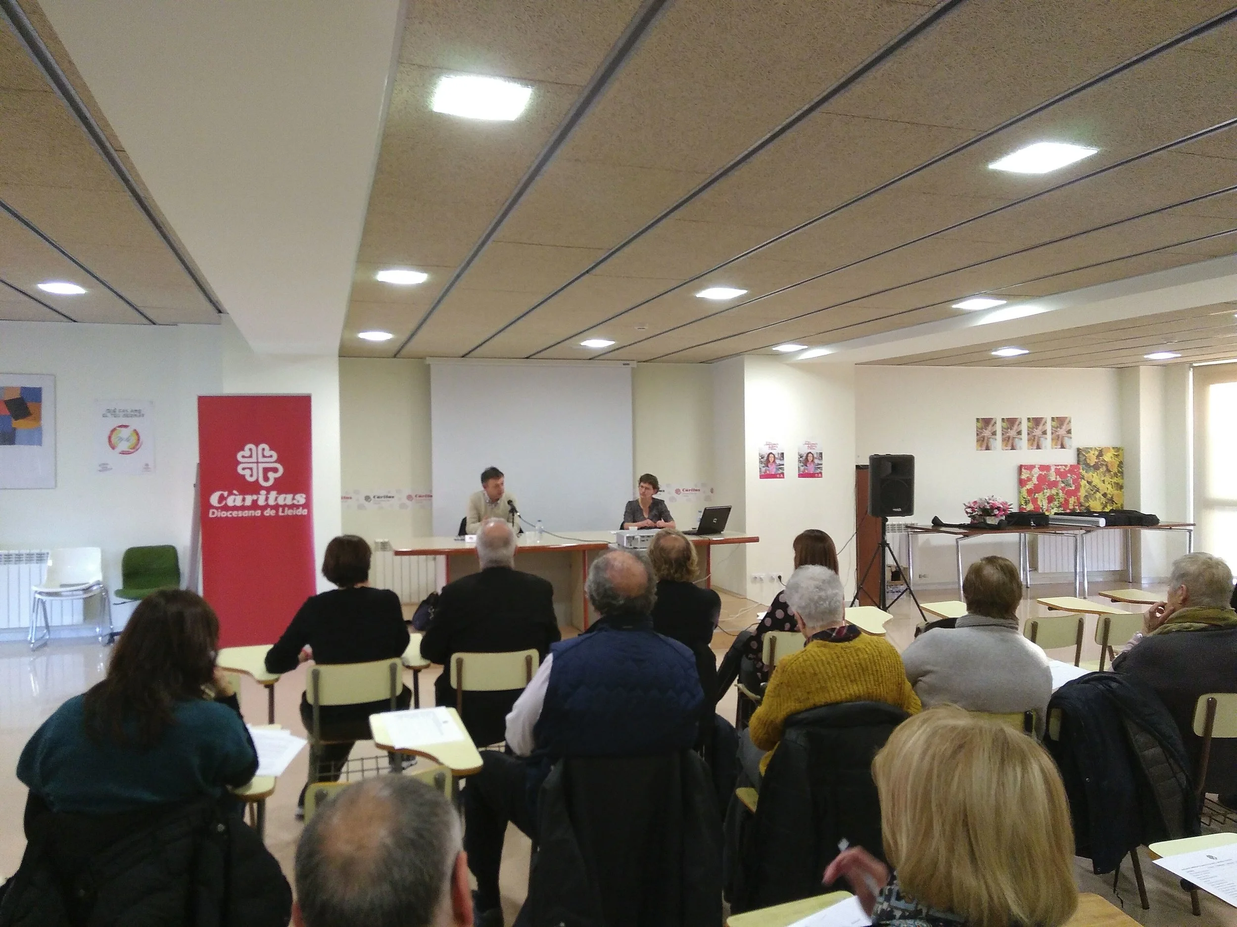 Càritas constata múltiples vulneracions de drets al sector agrícola, la hosteleria i les feines de la llar