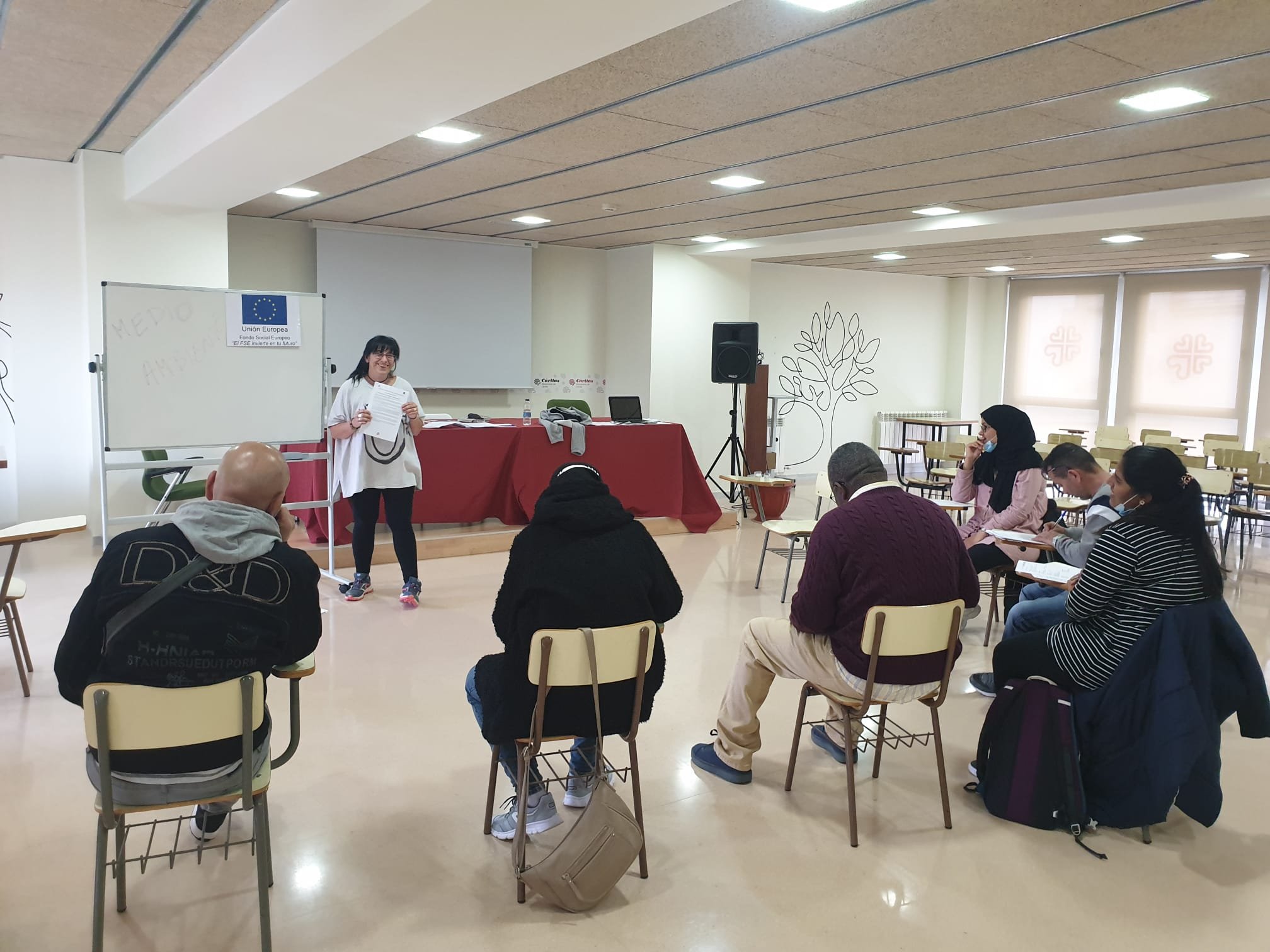 Curs per conduir carretons, una porta al mercat laboral estiuenc