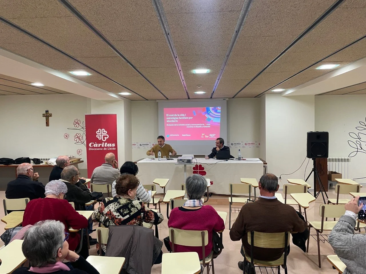A Lleida, en el cas d’una llar unipersonal, es necessita almenys ingressar 1000 euros mensuals per viure amb dignitat