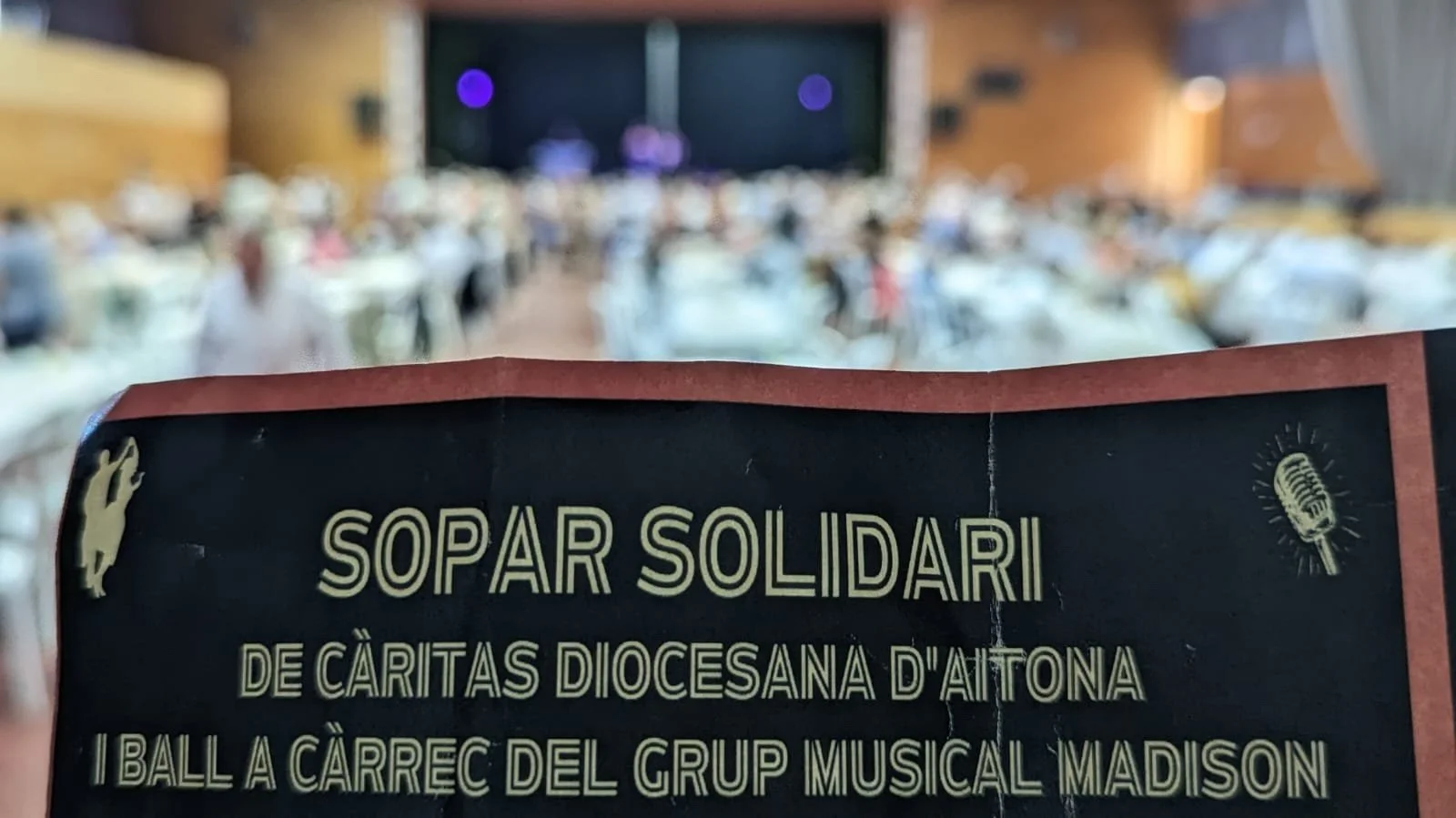 Més de 400 persones celebren el sopar solidari de Càritas parroquial d’Aitona