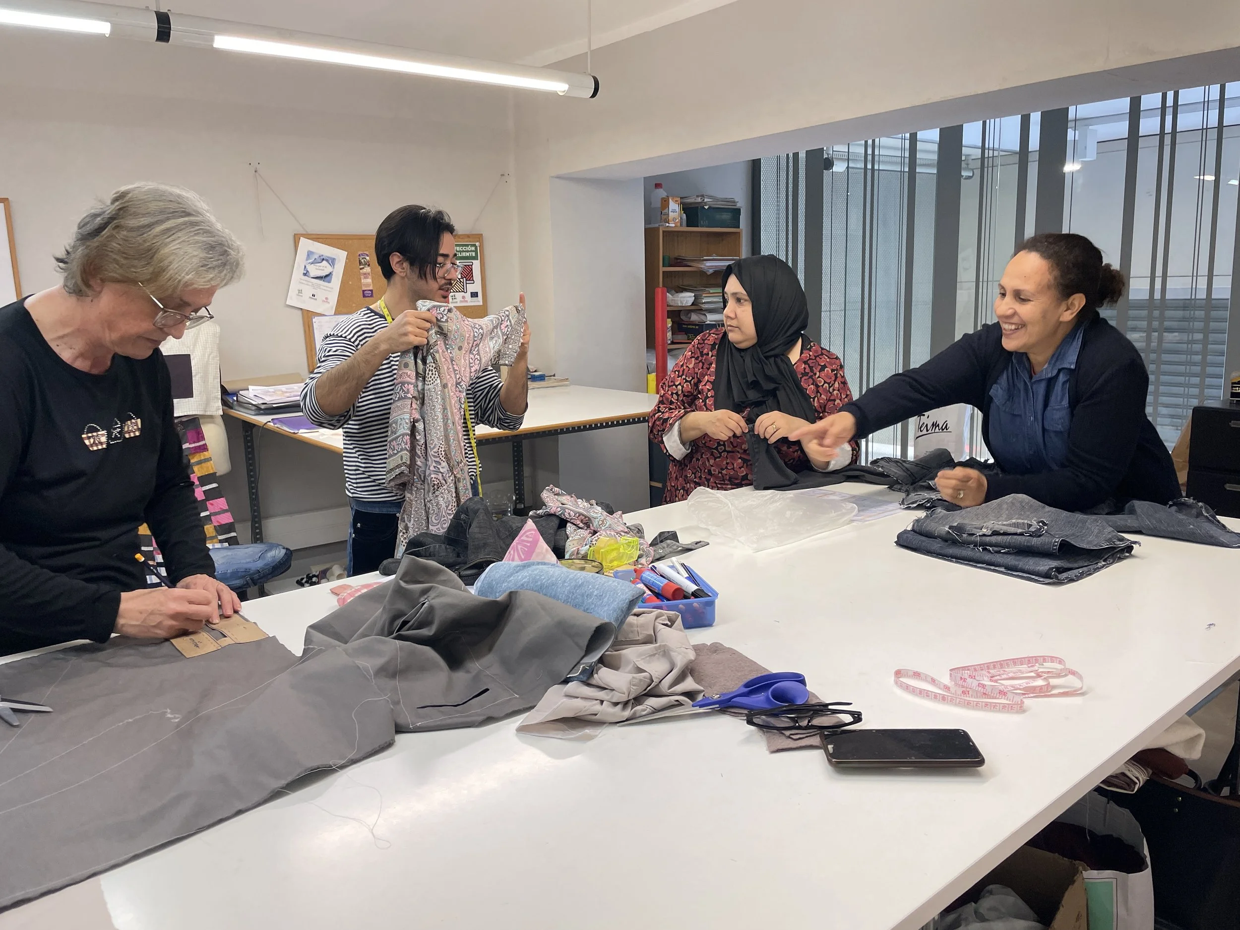 Un clàssic per començar el 2024: Curs de costura, confecció i atenció al client