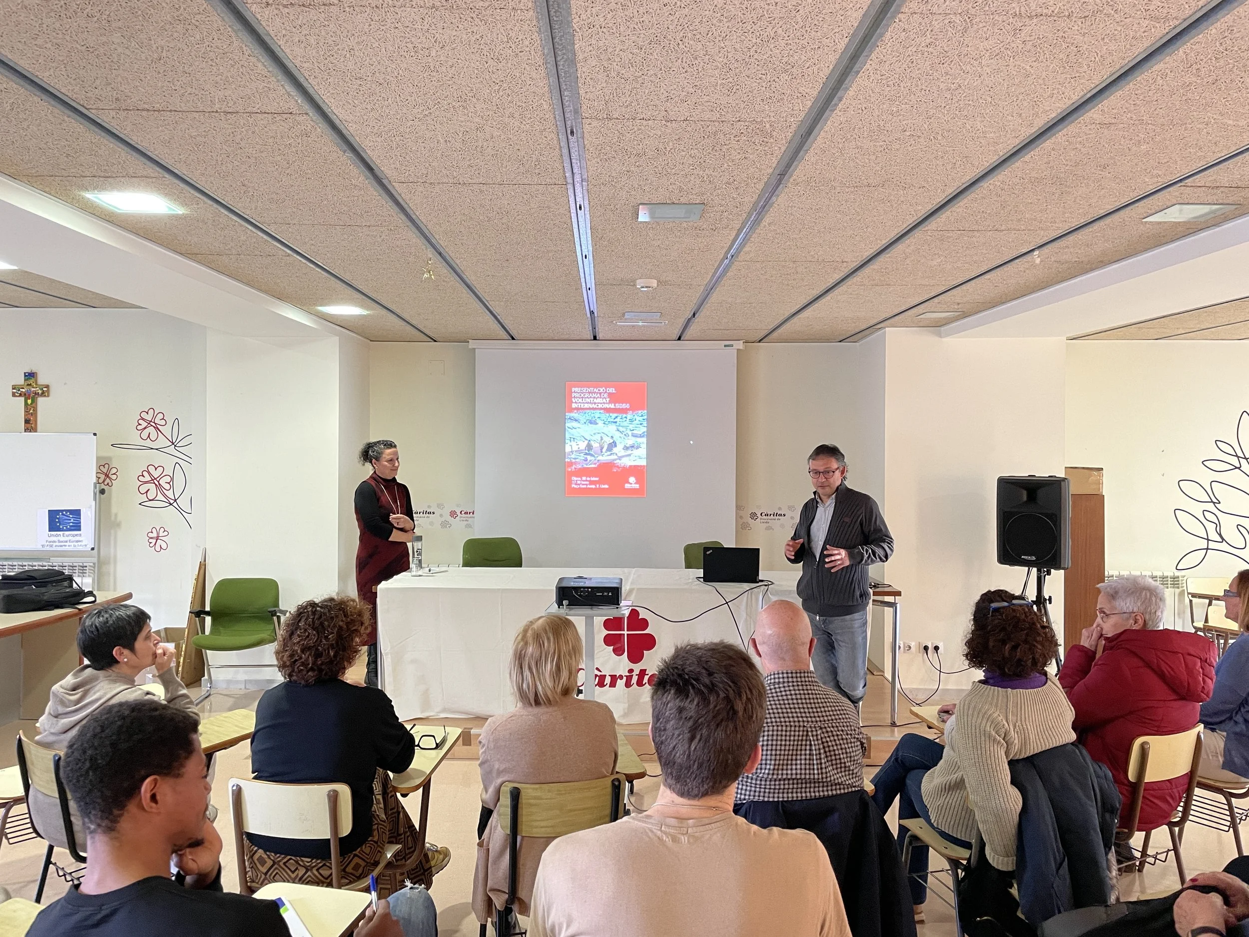 Presentem el programa de voluntariat internacional de Càritas