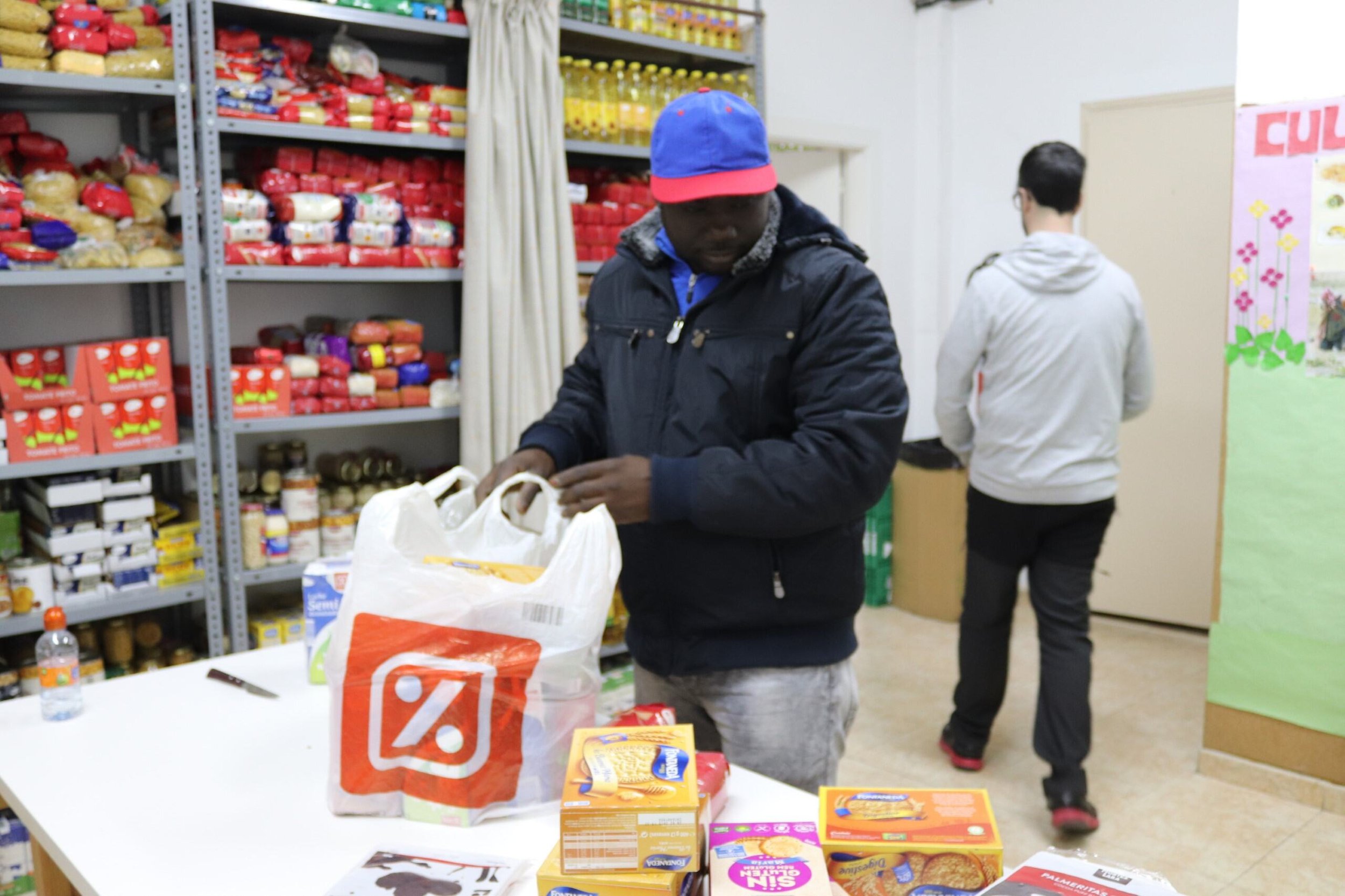 La gran tasca de Càritas Lleida amb els nouvinguts que arriben al territori