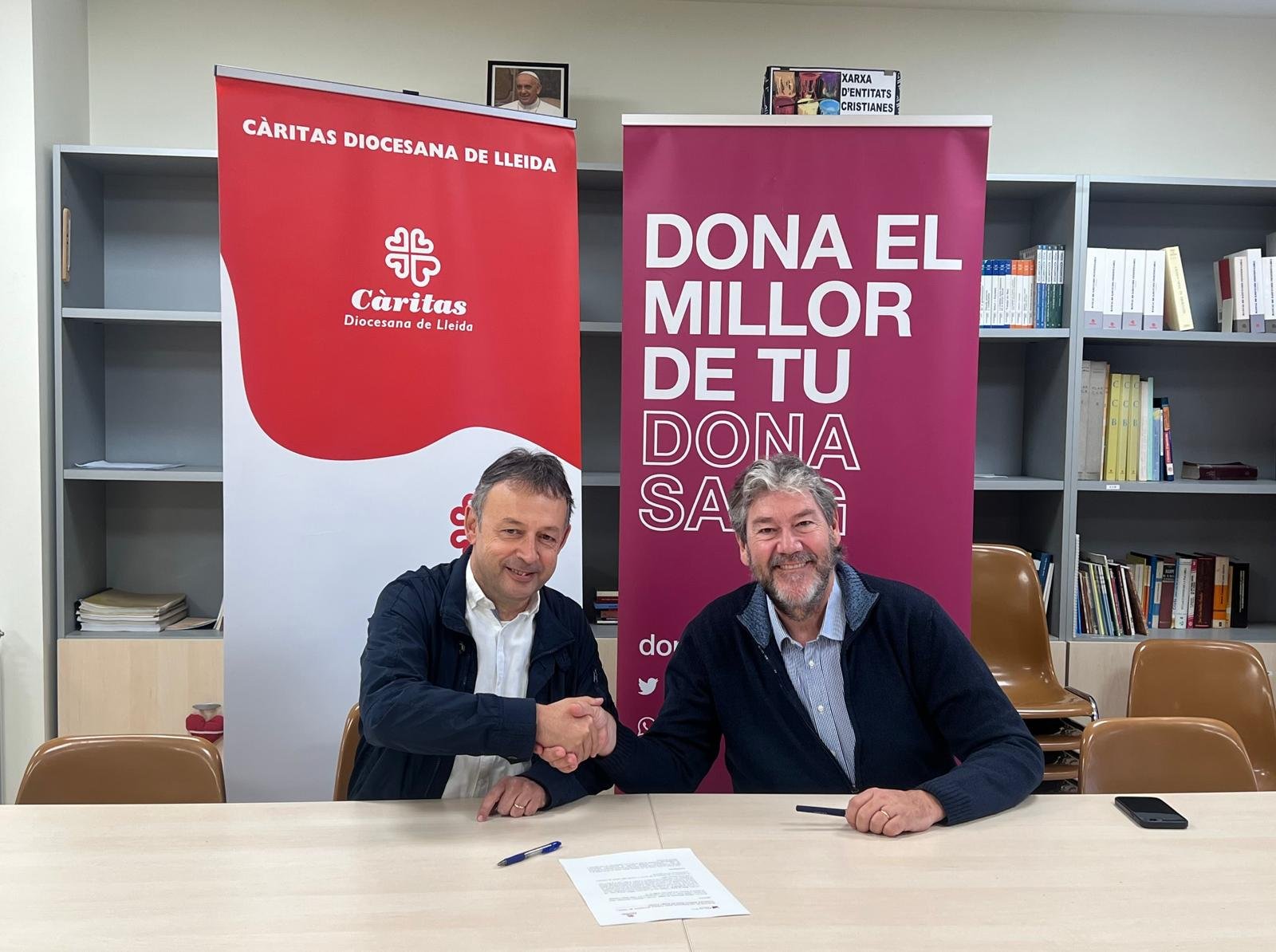 Acord de col·laboració entre Càritas Diocesana de Lleida i el Banc de Sang i Teixits