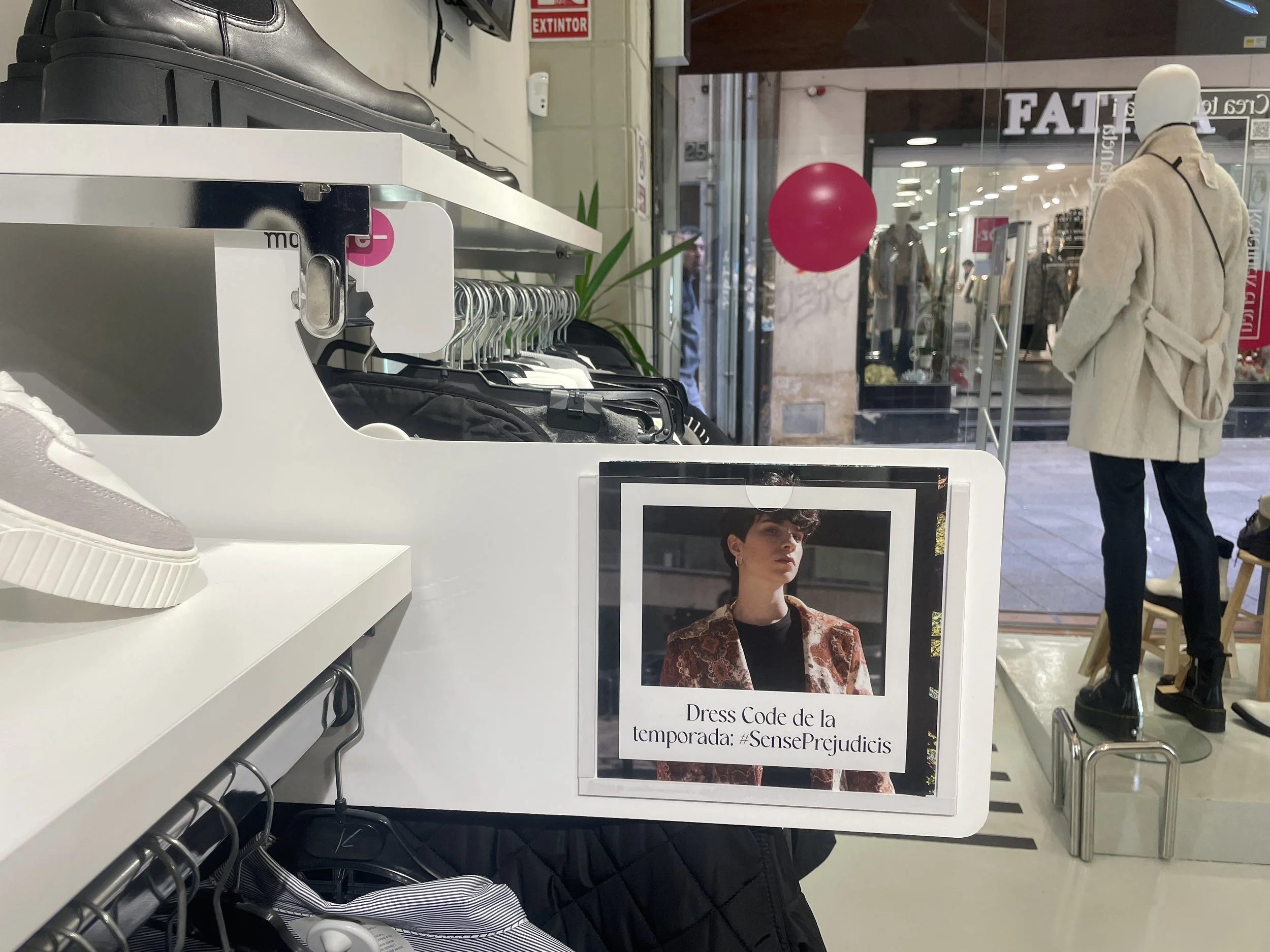 Troballes fa millores a la botiga Moda Re- de Bisbe