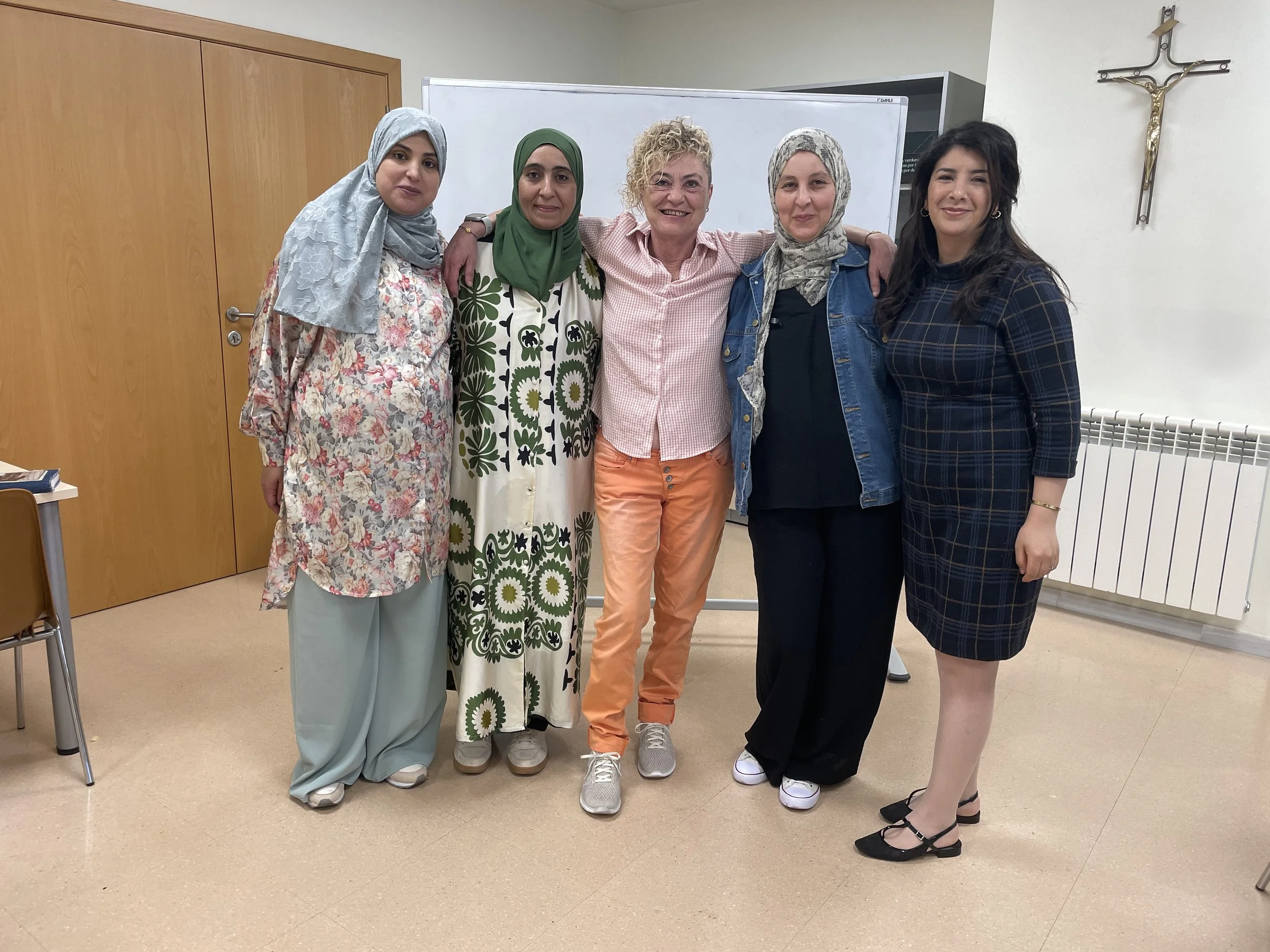 Els cursos de català i castellà entonen l'arreveure