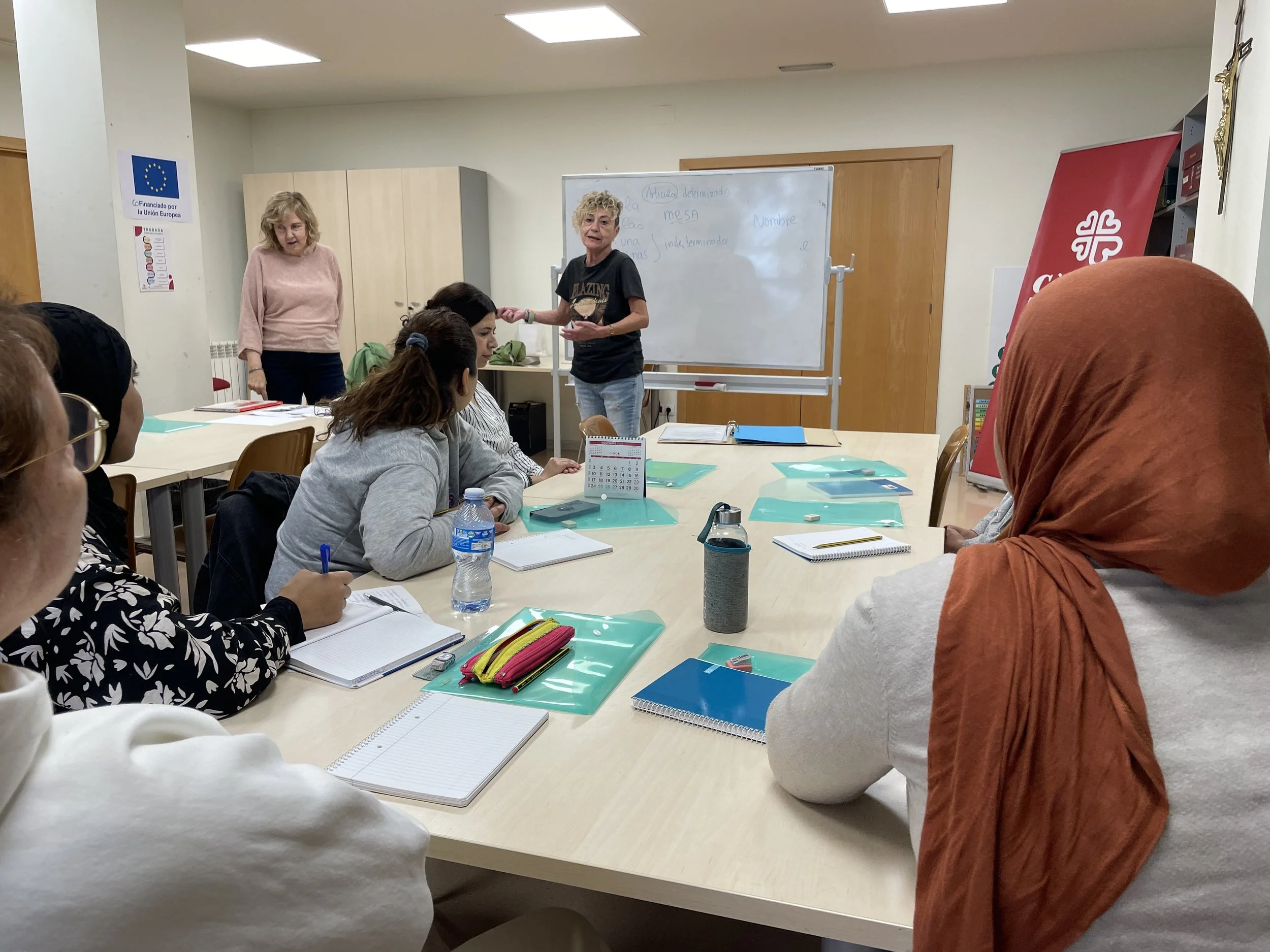 Donem inici als cursos de català, castellà i informàtica per a la inclusió sociolaboral