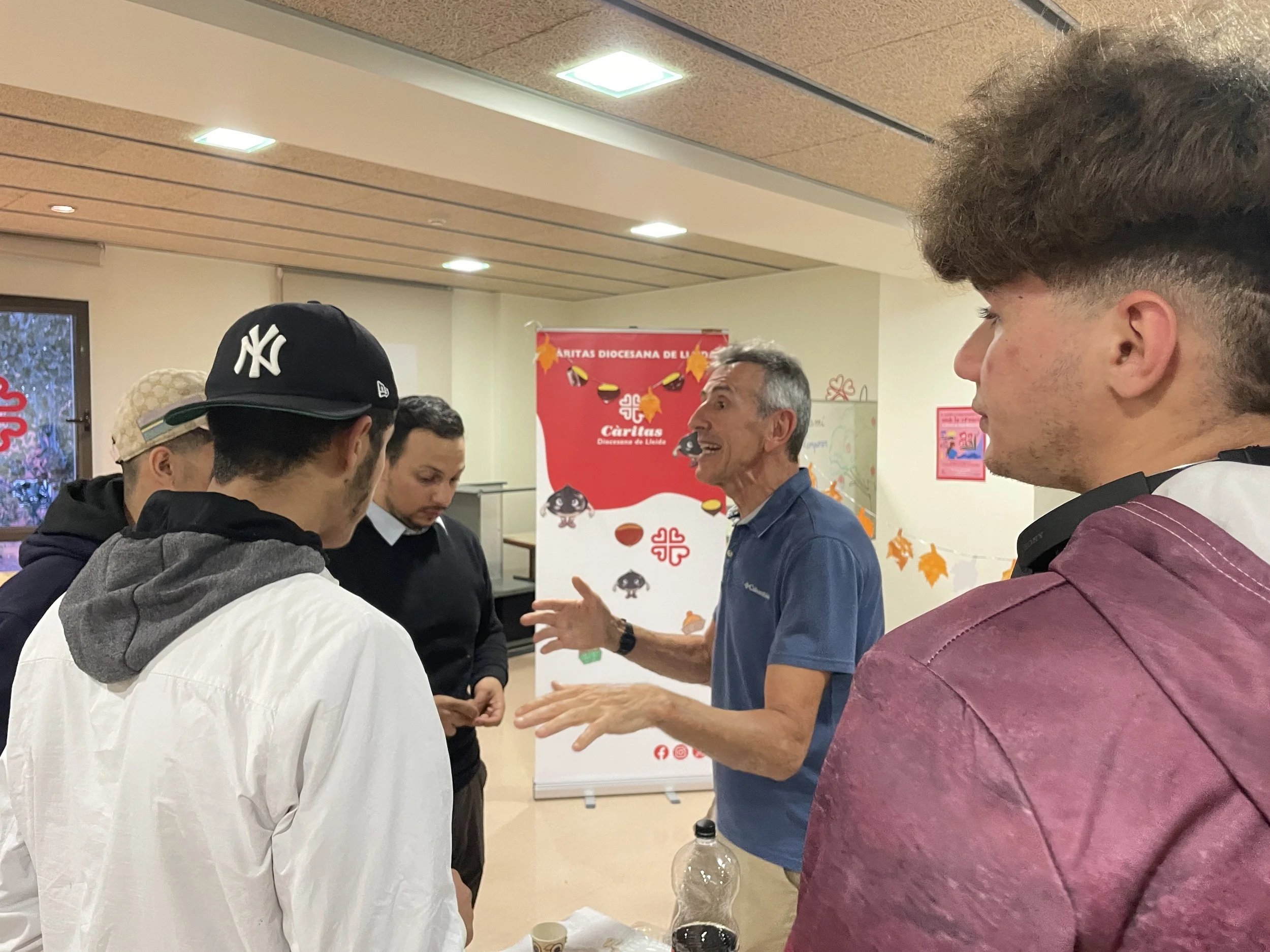 Una Castanyada per compartir cultura i vivències al programa d’habitatges solidaris