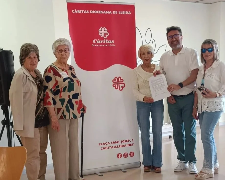 El sopar solidari d’Aitona reuneix 2.250 euros per a Càritas Diocesana de Lleida