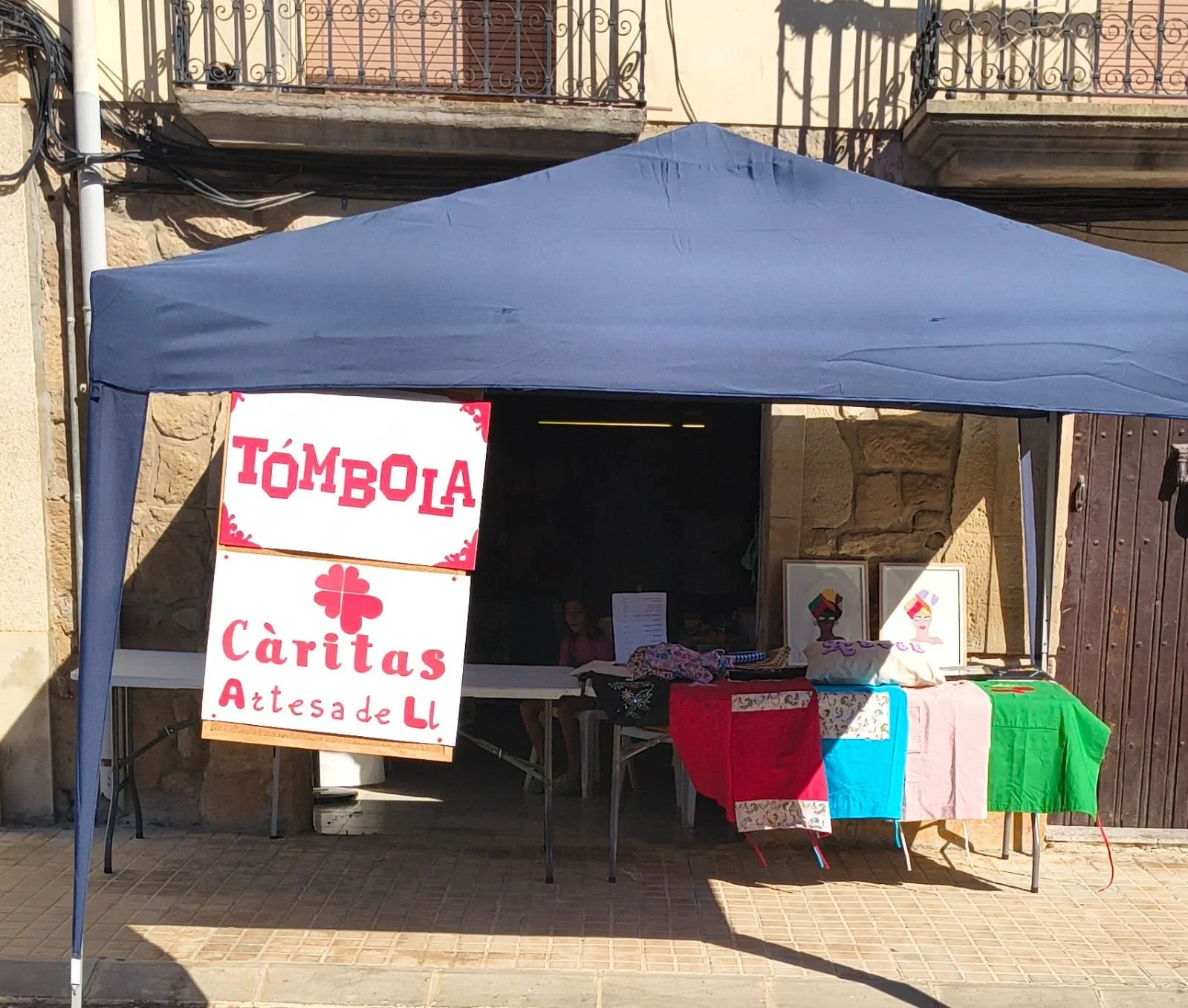 La solidaritat torna a ser protagonista a la Festa Major d'Artesa de Lleida amb la tómbola de Càritas Parroquial