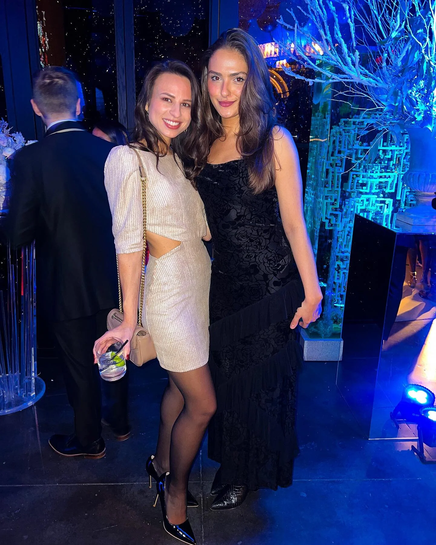 About last week✨🪐💫 Ping pong 🏓 tournament champ by day, sequin dress by night  #holidayparty #zedd

December was good to me☺️🤍