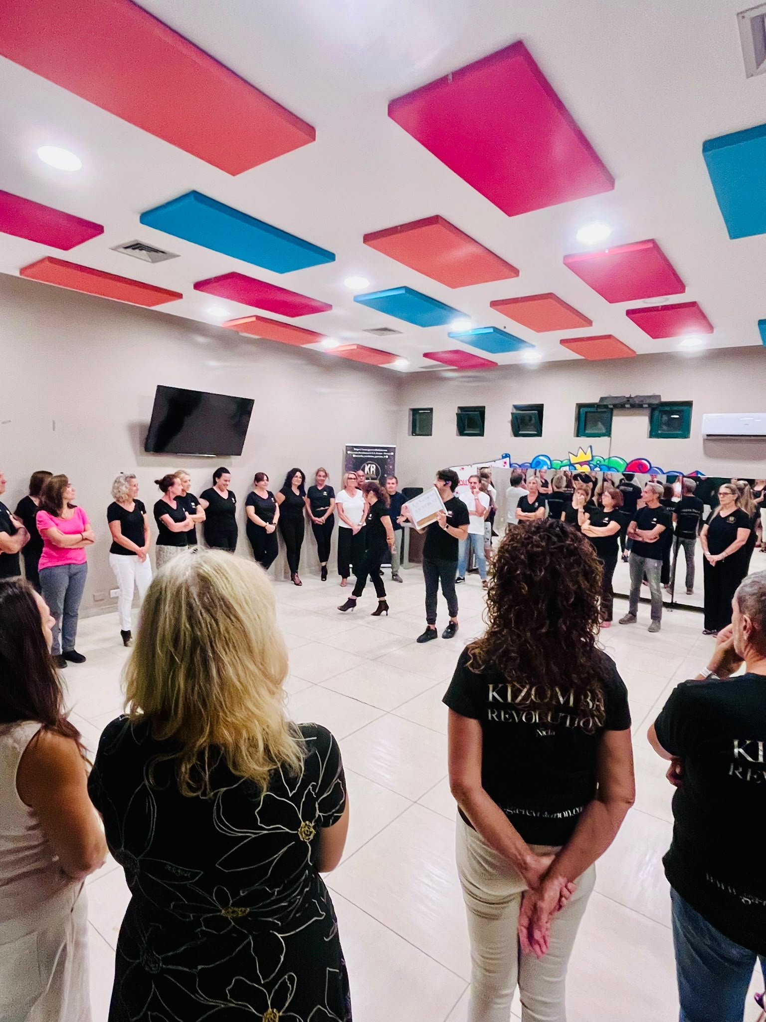 ...dalle ore 21:00, il Laboratorio Didattico! La Grande Novità per gli abbonati Open Kizomba Revolution... 