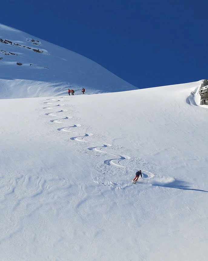 dezaiko-lodge-exceptional-terrain.jpg