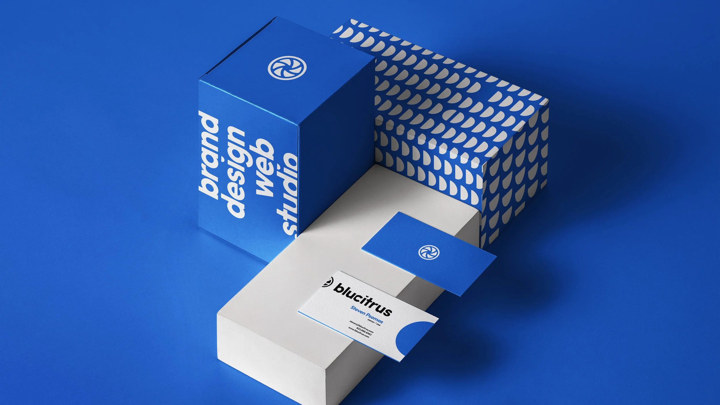  Business card packaging. 