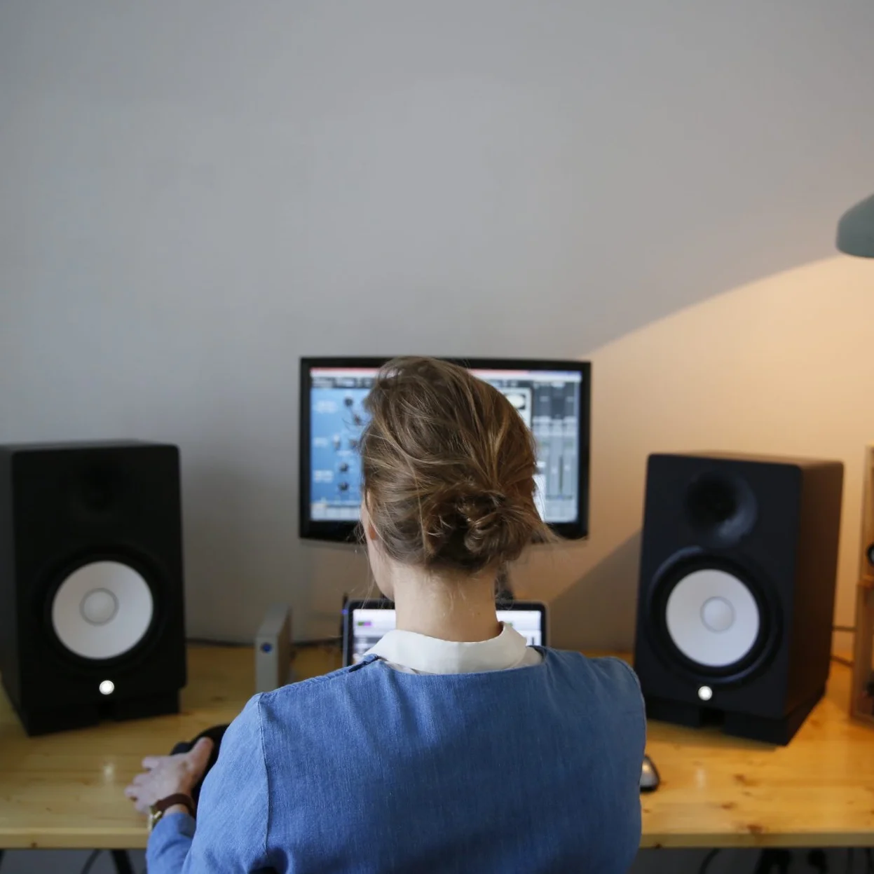 Video EdiTing and color grading Aliquam bibendum, turpis eu mattis iaculis, ex lorem mollis sem, ut sollicitudin risus orci quis tellus. Vestibulum ante ipsum primis in faucibus orci luctus et ultrices posuere cubilia Curae. Sed a ligula quis sapien lacinia egestas.