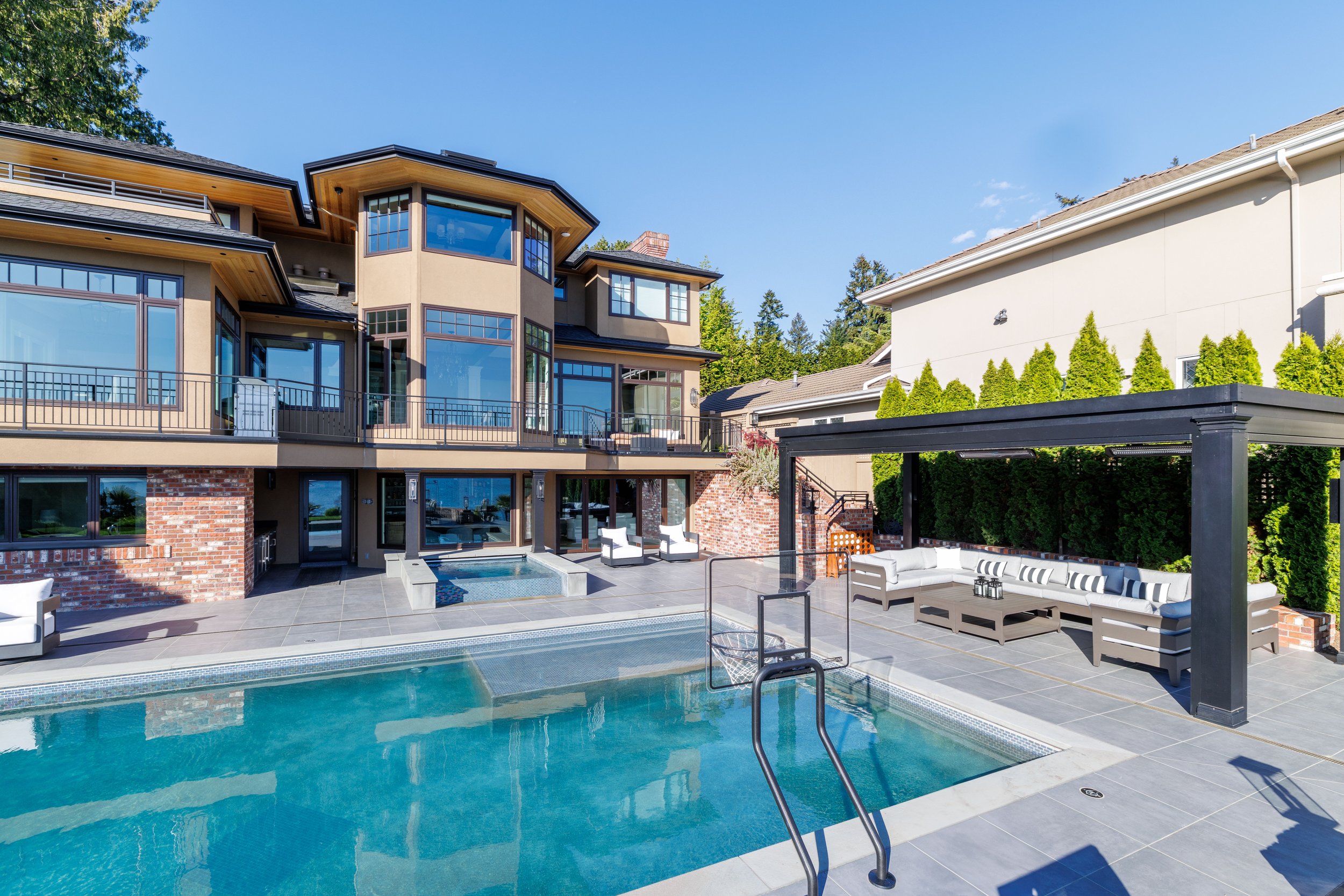 Waterfront Entertaining Space
