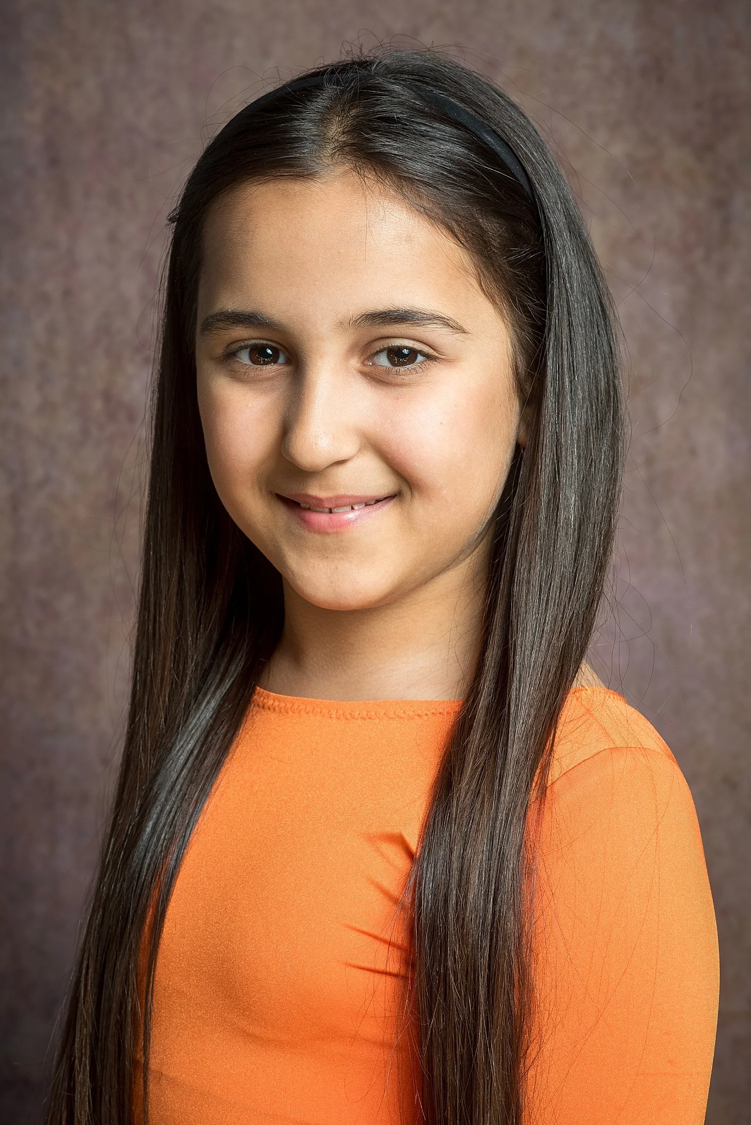 lr-brown-canvas-backdrop-one-light-backdrop-kids-headshot-sherman-oaks-photographer.jpg