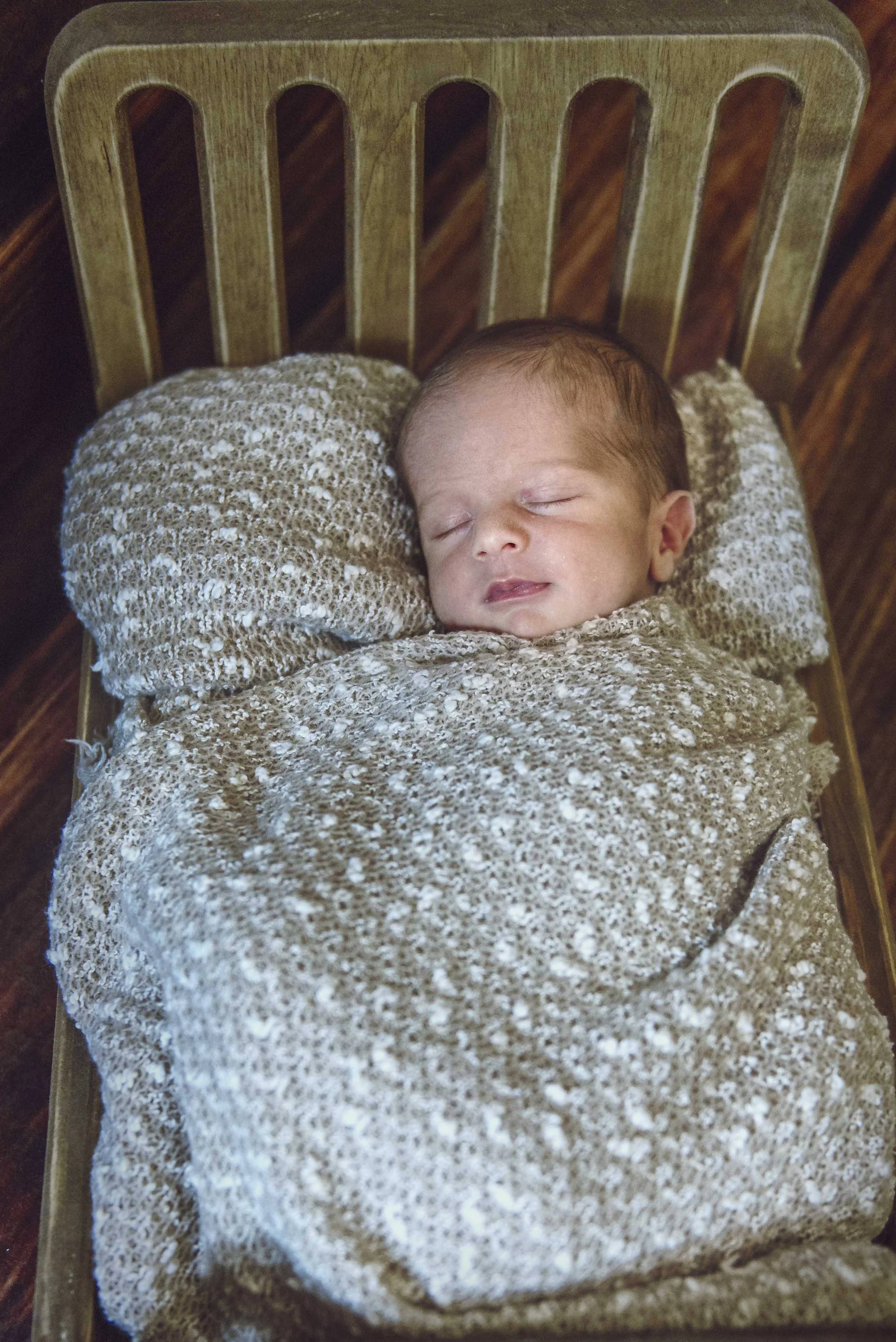 bed-newborn-leon-los-angeles-newborn-photographer_8693.jpg