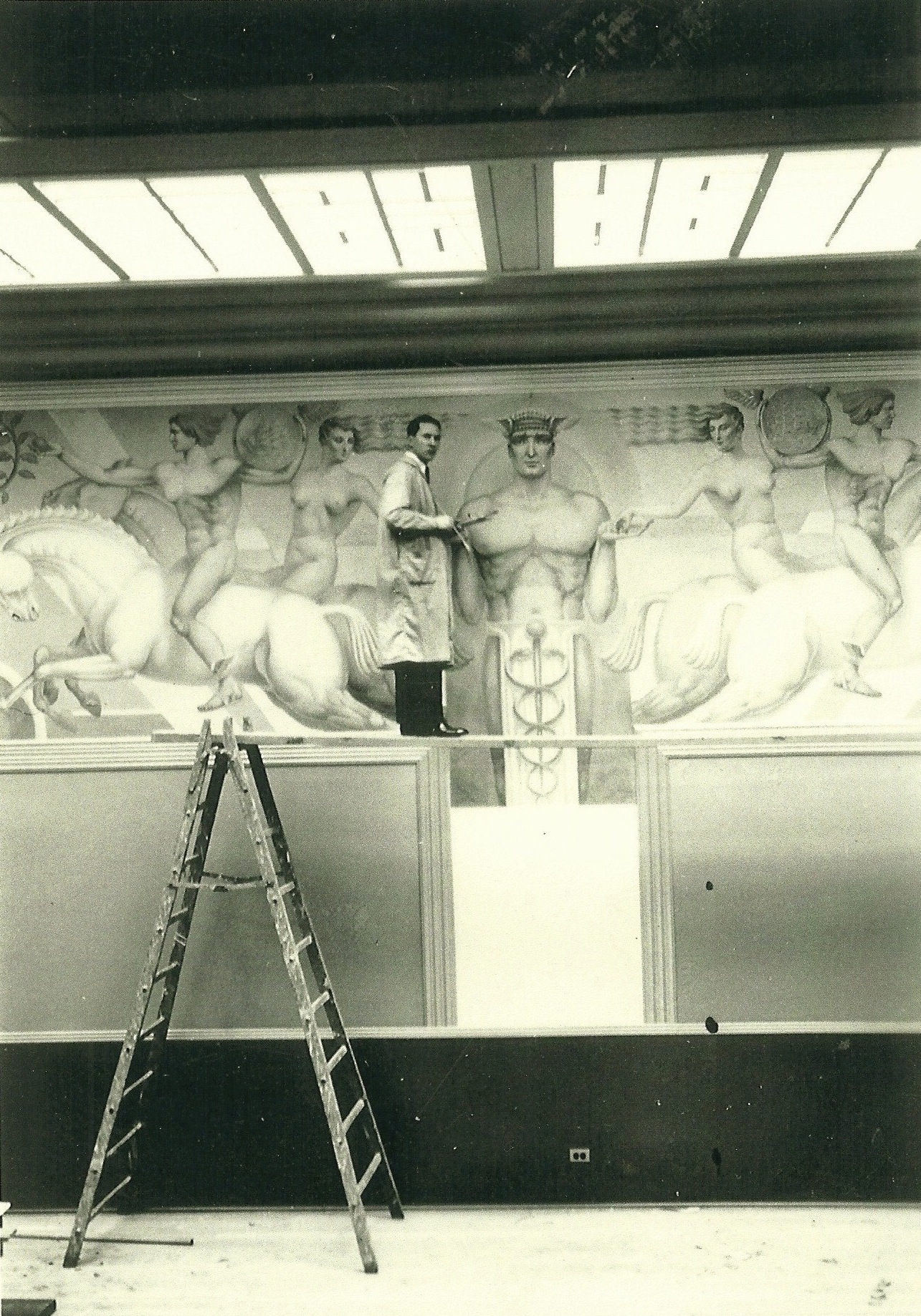 Angelo-painting-mural-for-AP-Gianini-Bank-of-America-at-the-exhibition-on-Treasure-Island-CA.jpg