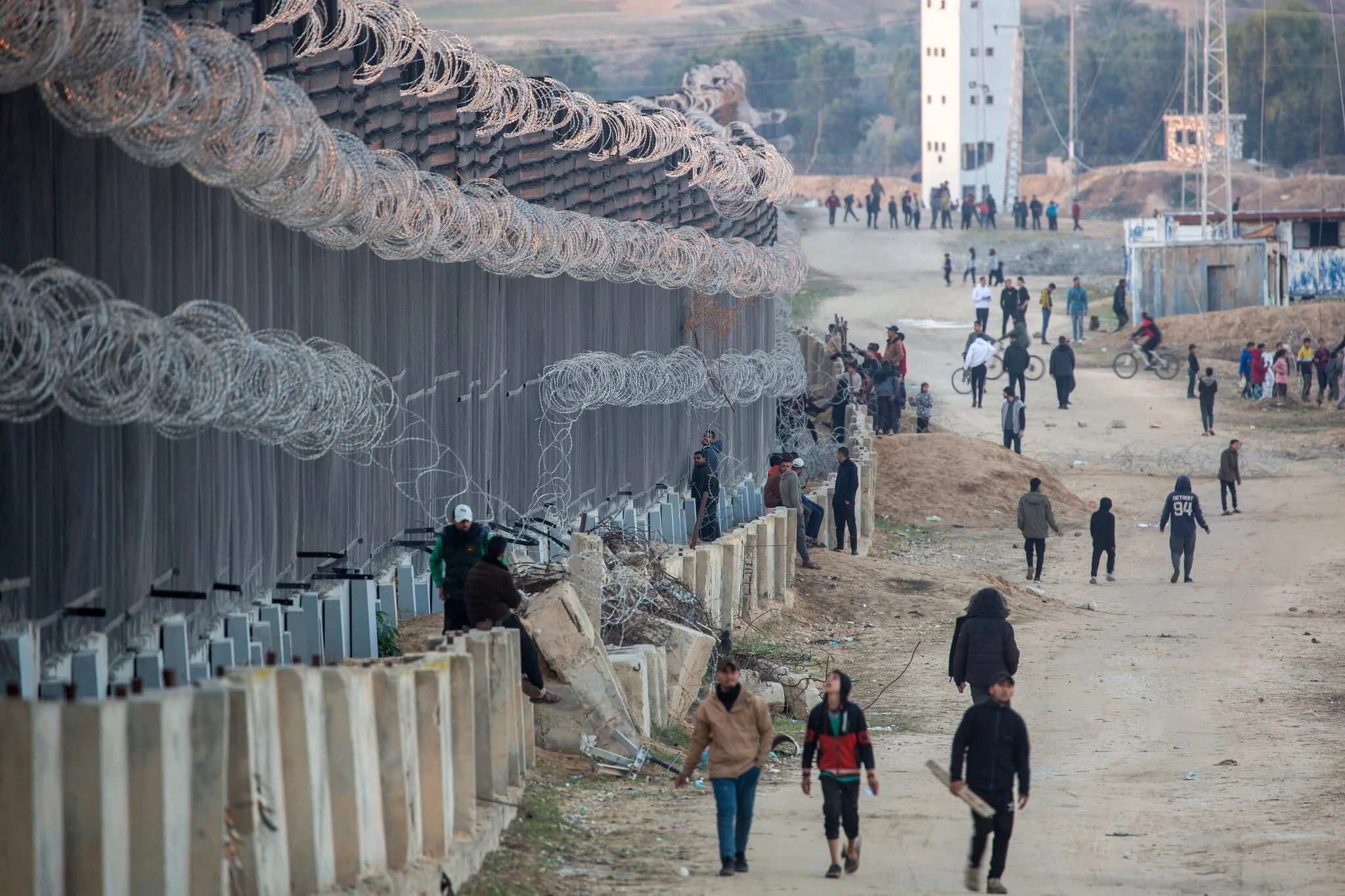 Hamas Is Discussing Proposal for Pause in Fighting, Official Says