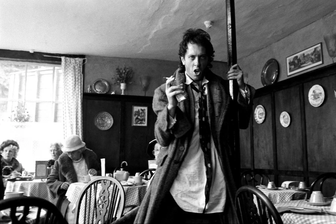 withnail-jukebox-tea-room-richard-e-grant-murray-close.jpg