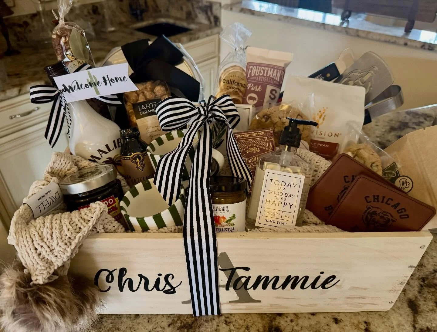 Raffle box and new home box for some Bears fans
.
.
.
#newhomebox #realtorgifts #shopazlocal #personalized #brandedgifts