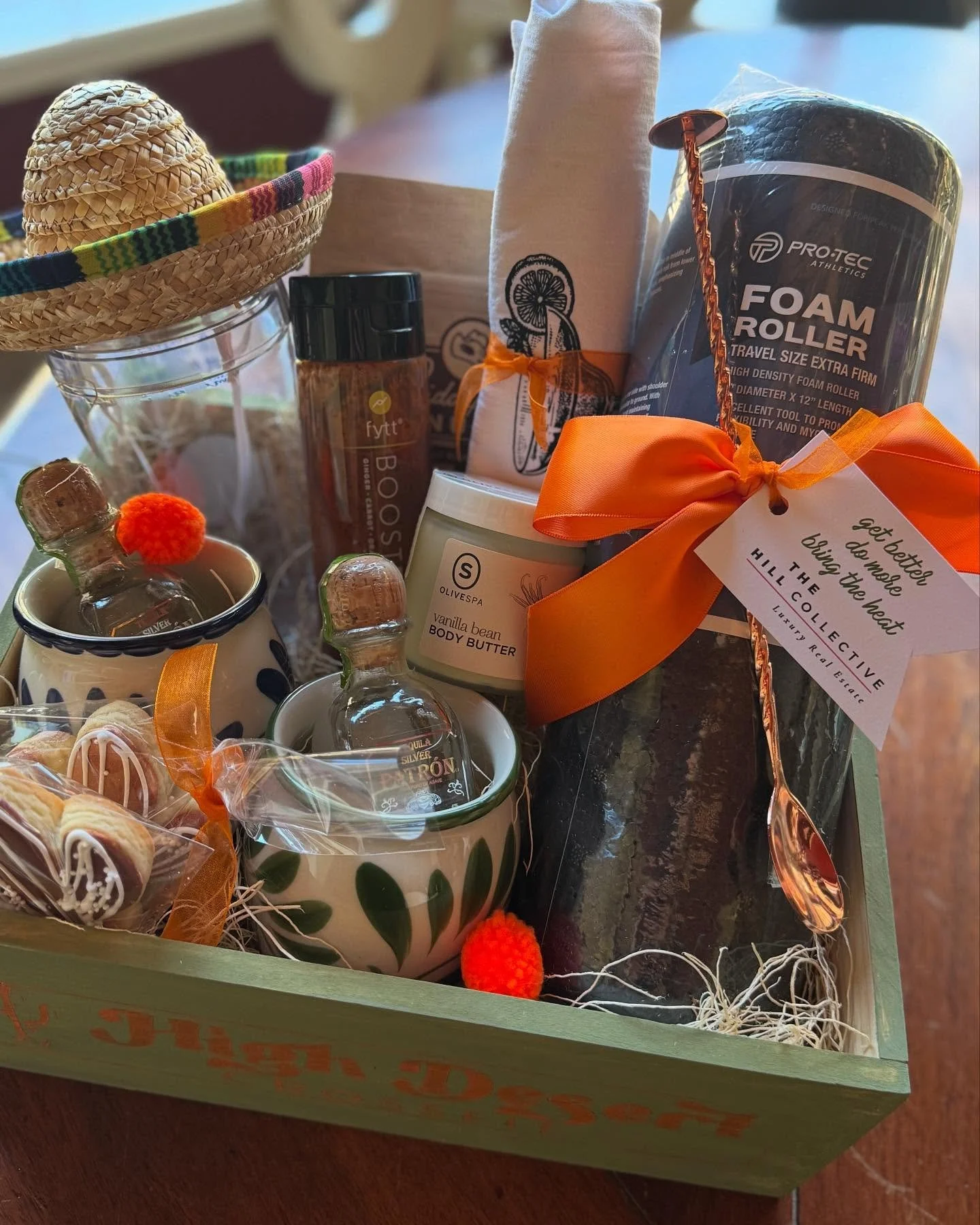 Fun box for a client wanting to support her gym💪 and an honor once again to curate these speaker totes for annual Child Abuse Prevention conference. 
.
.
.
#customtotes #personalizedgifts #margarita #customgifts #shopaz #shoplocal