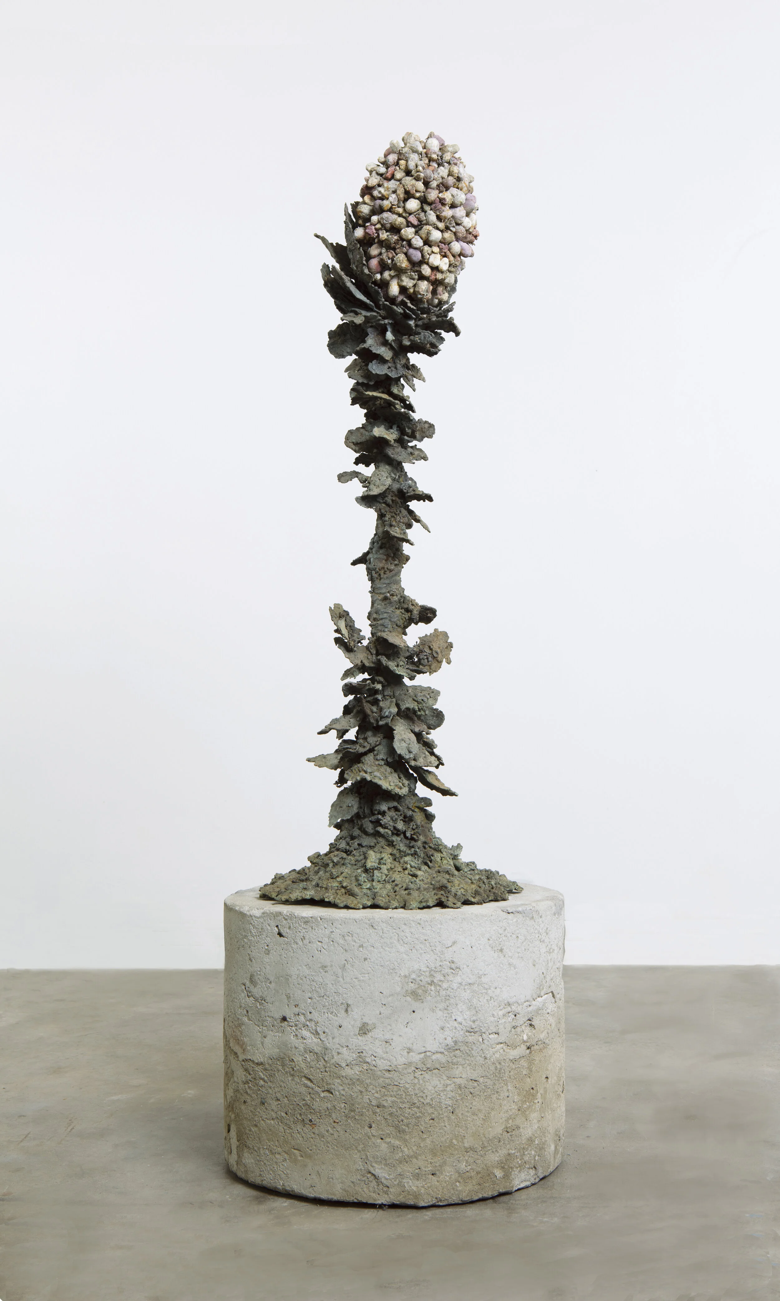  Offshoot, 2019 Bronze, plaster, cement, nylon mesh and pigment 49” x 17” x 17” 