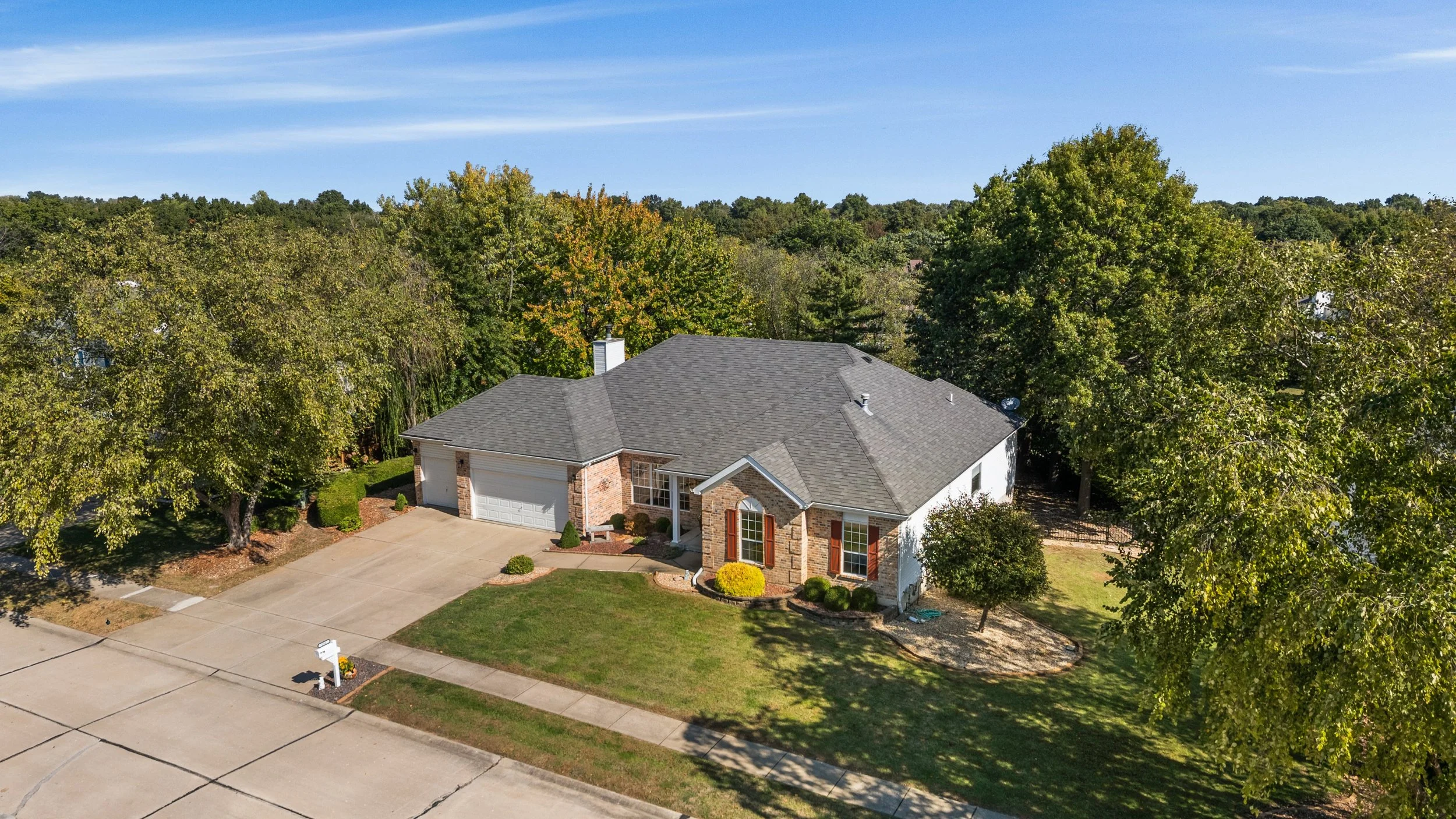 A fresh listing, a fresh perspective. 🚁✨

We love partnering with @joelmarionrephotography to help beautiful homes shine from every angle! We captured these drone views of the recently listed 166 Tennessee Walker Way in St. Peters&mdash;and that tre